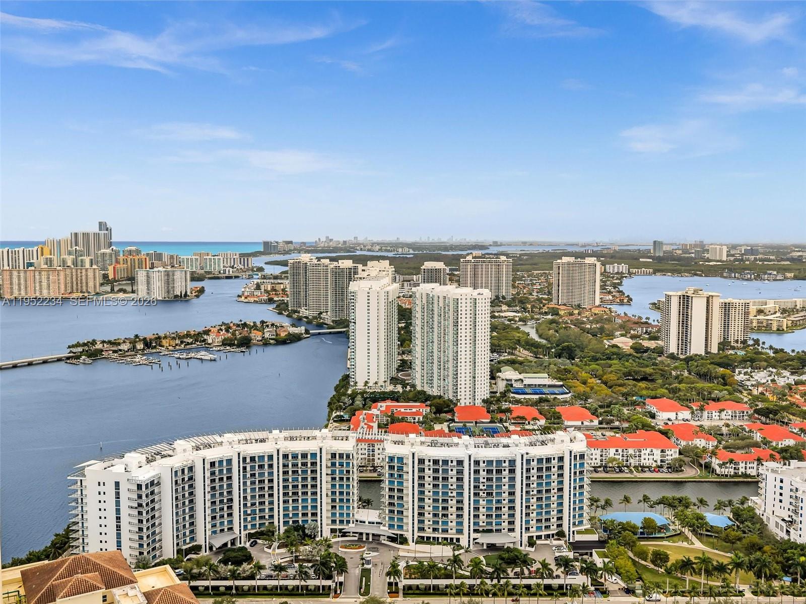 ECHO CONDO - Residential