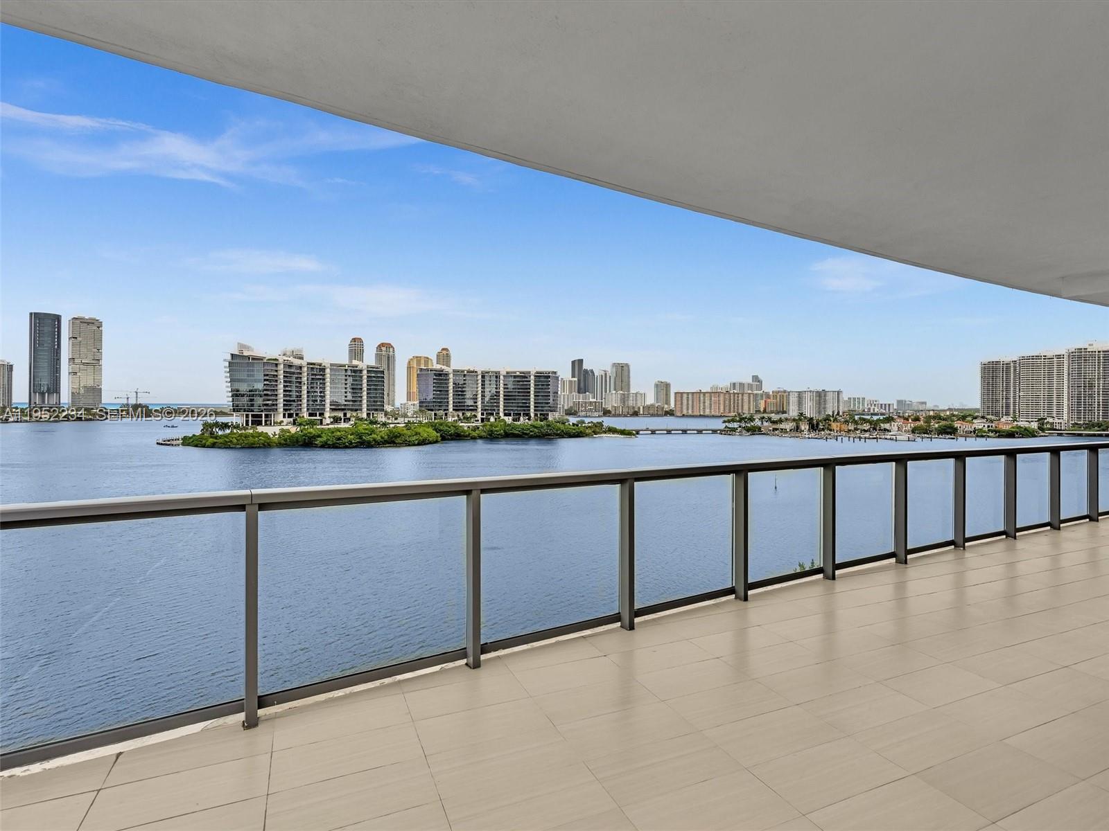 ECHO CONDO - Residential