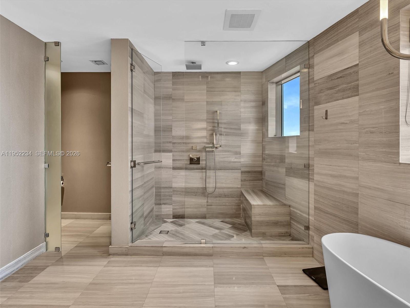 ECHO CONDO - Residential