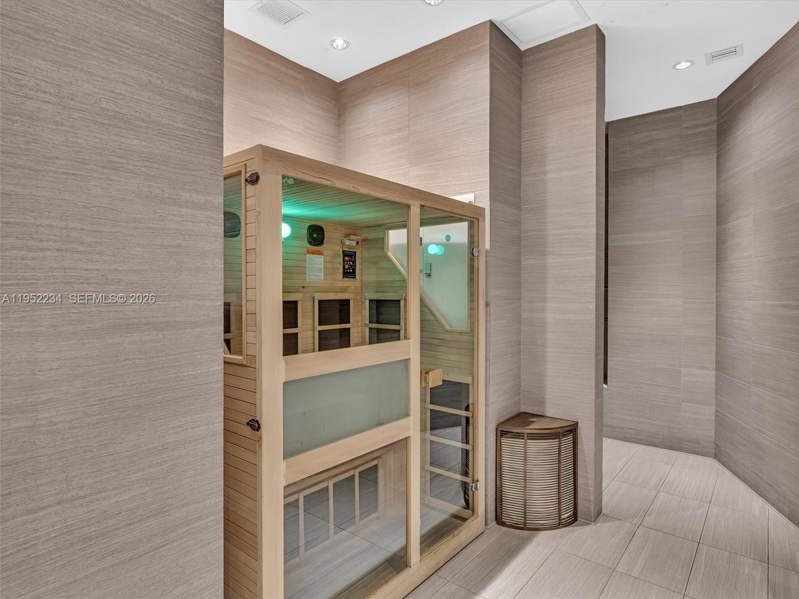 ECHO CONDO - Residential