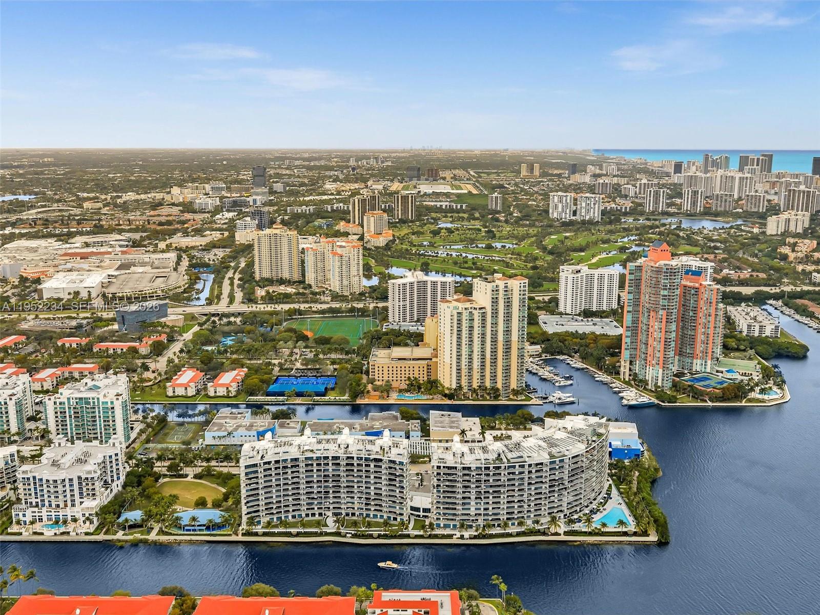 ECHO CONDO - Residential