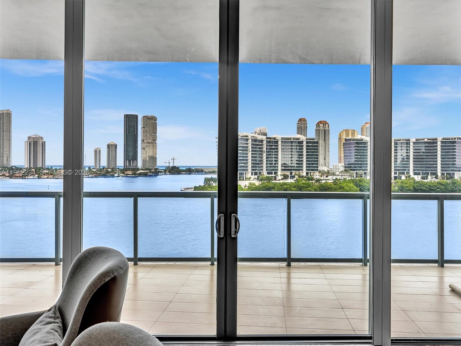 ECHO CONDO - Residential