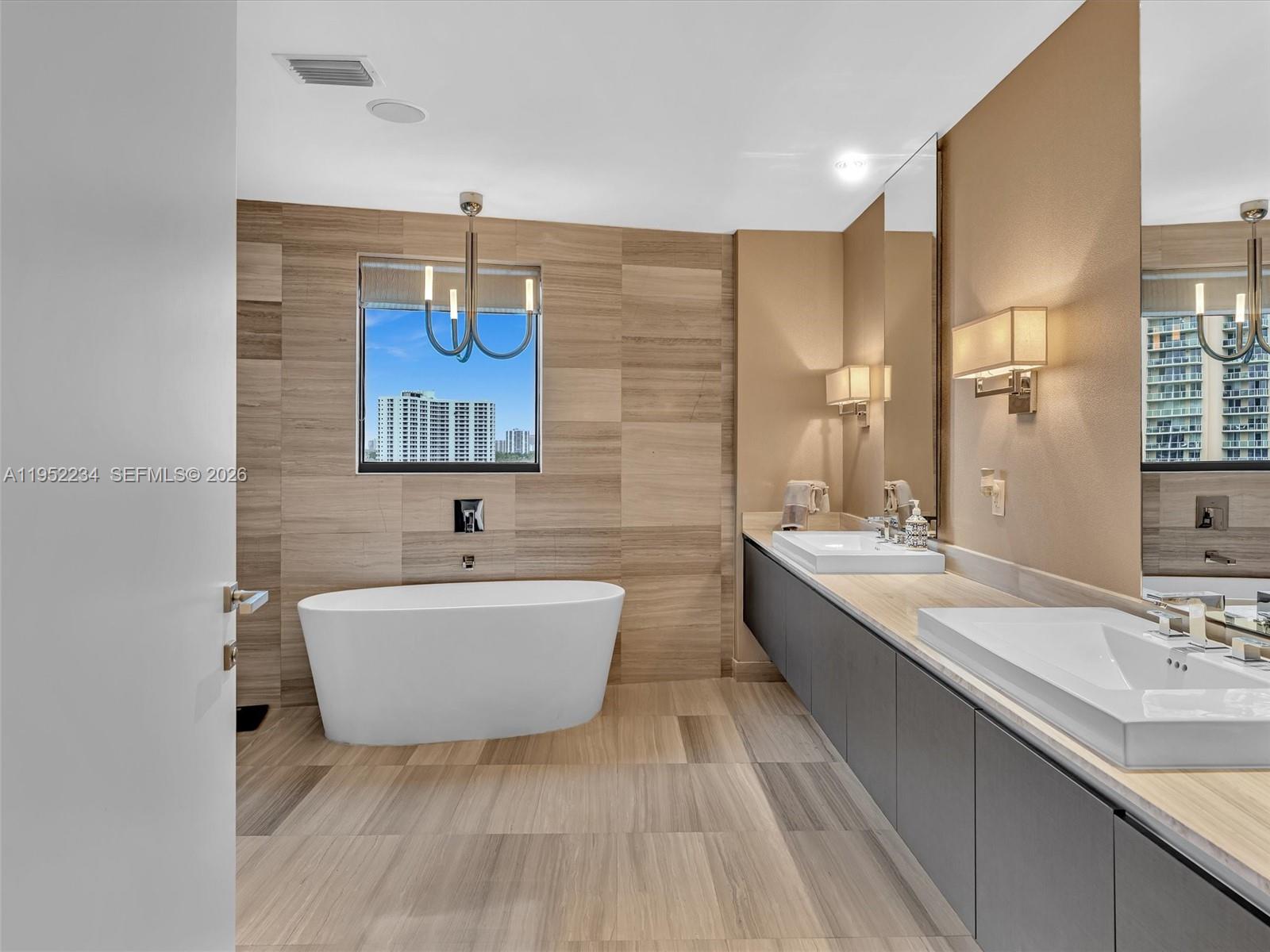 ECHO CONDO - Residential