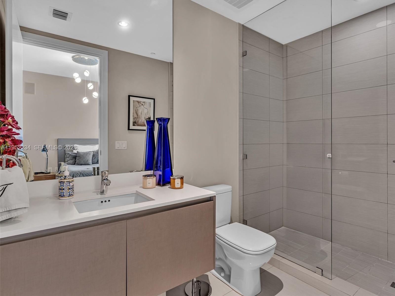 ECHO CONDO - Residential