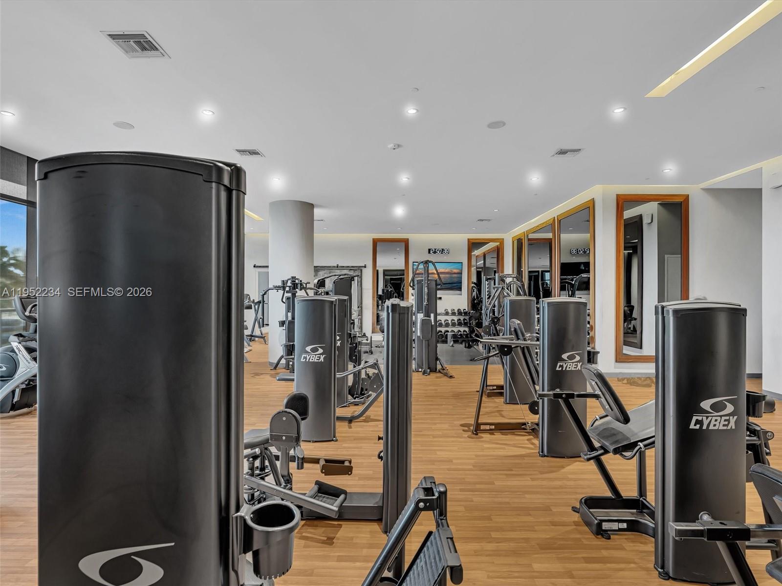 ECHO CONDO - Residential