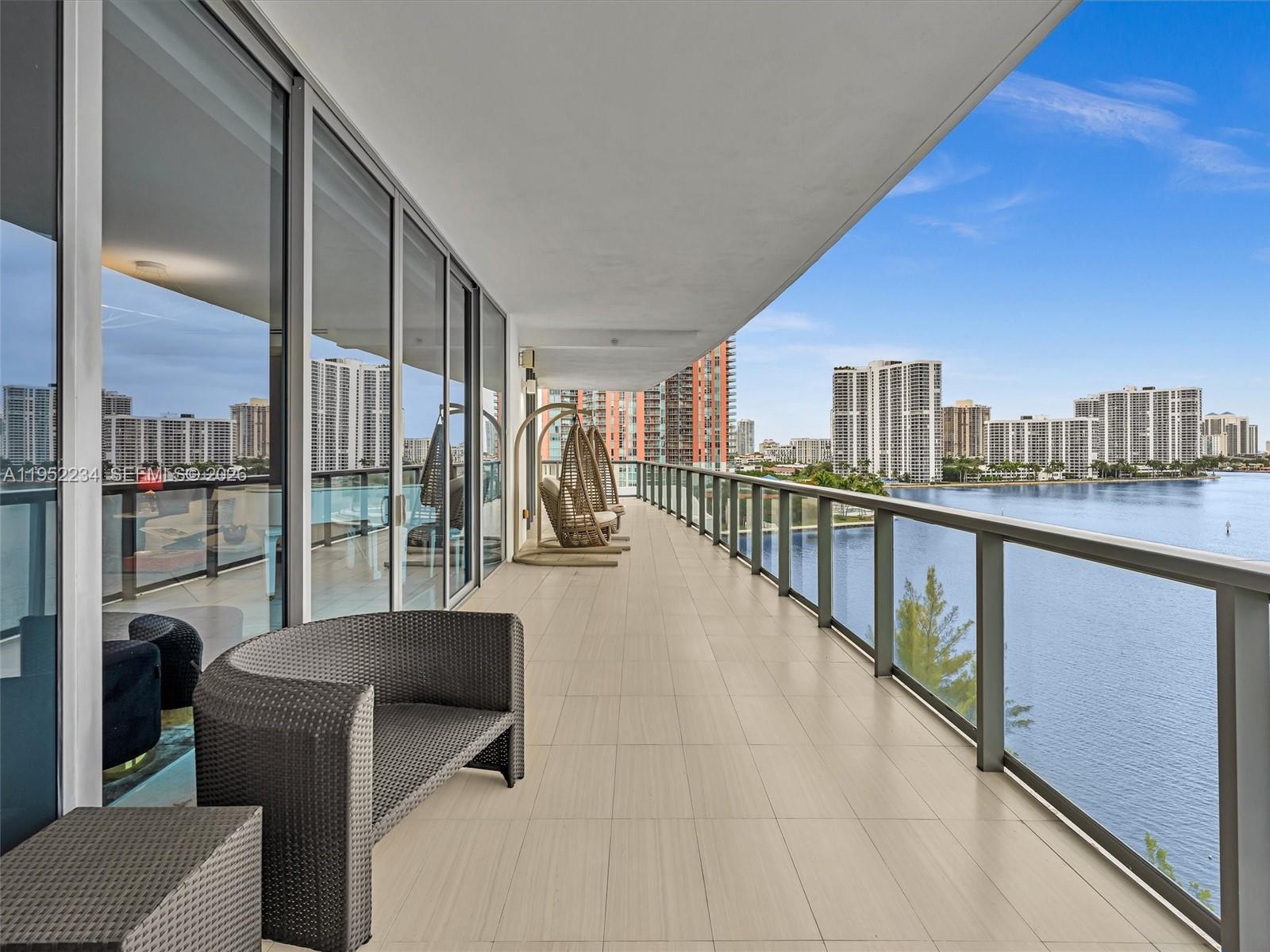 ECHO CONDO - Residential