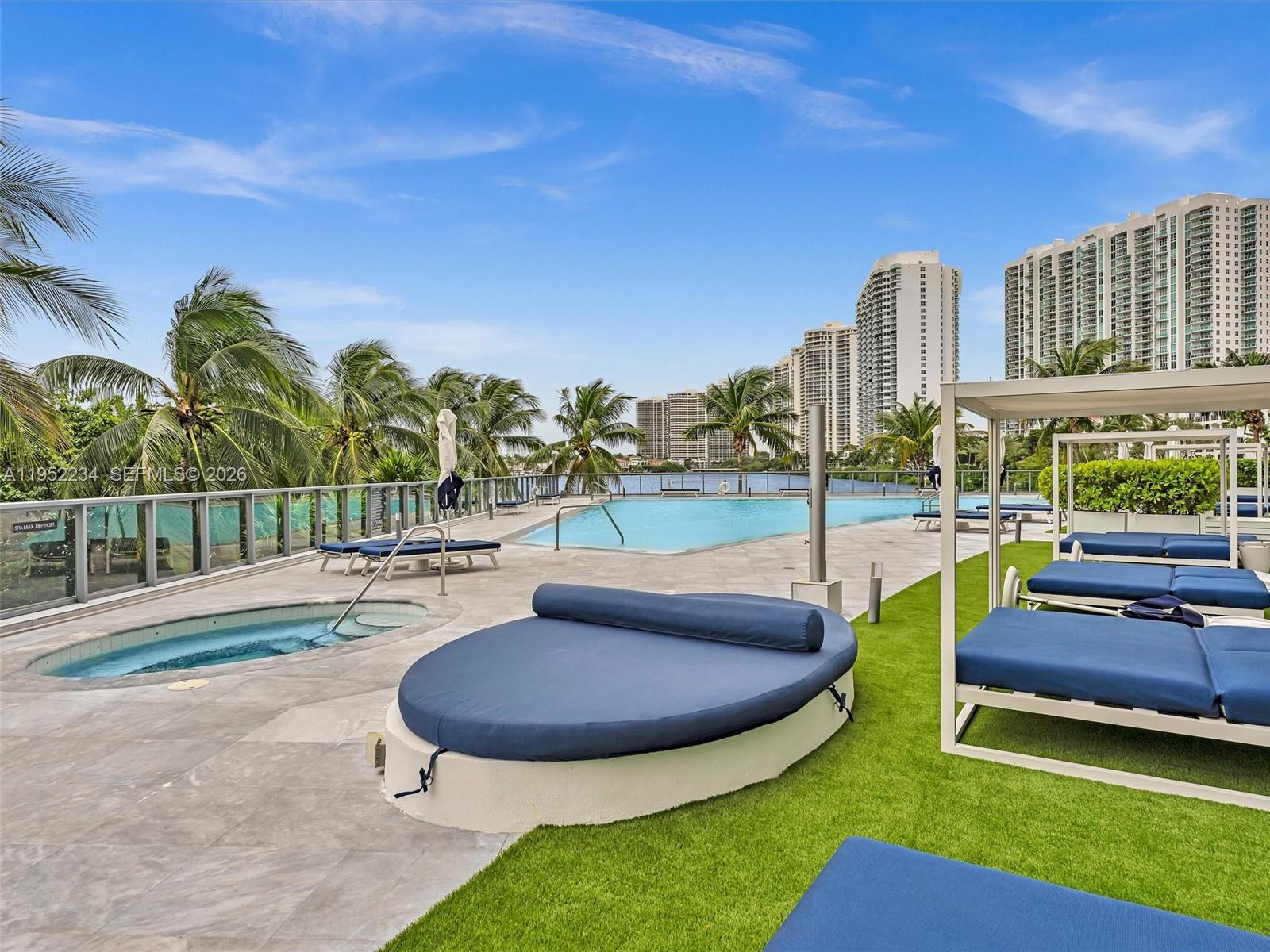 ECHO CONDO - Residential