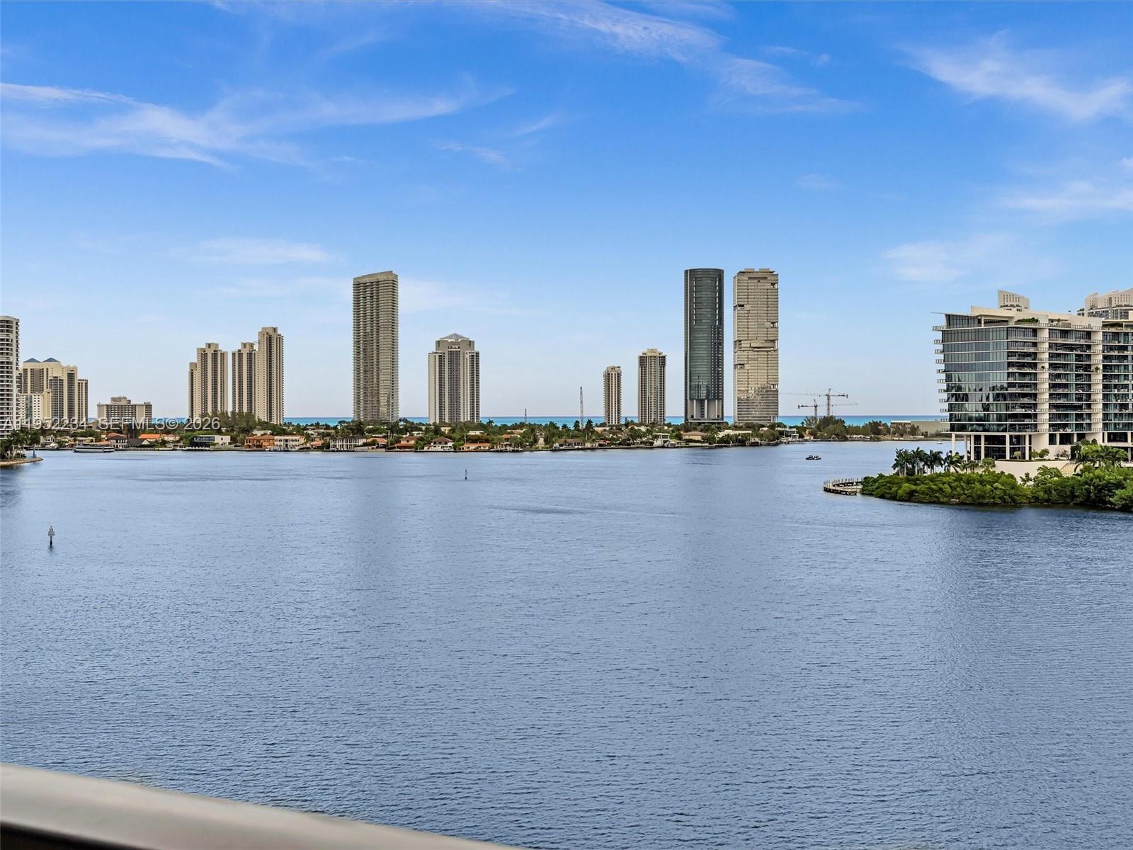 ECHO CONDO - Residential