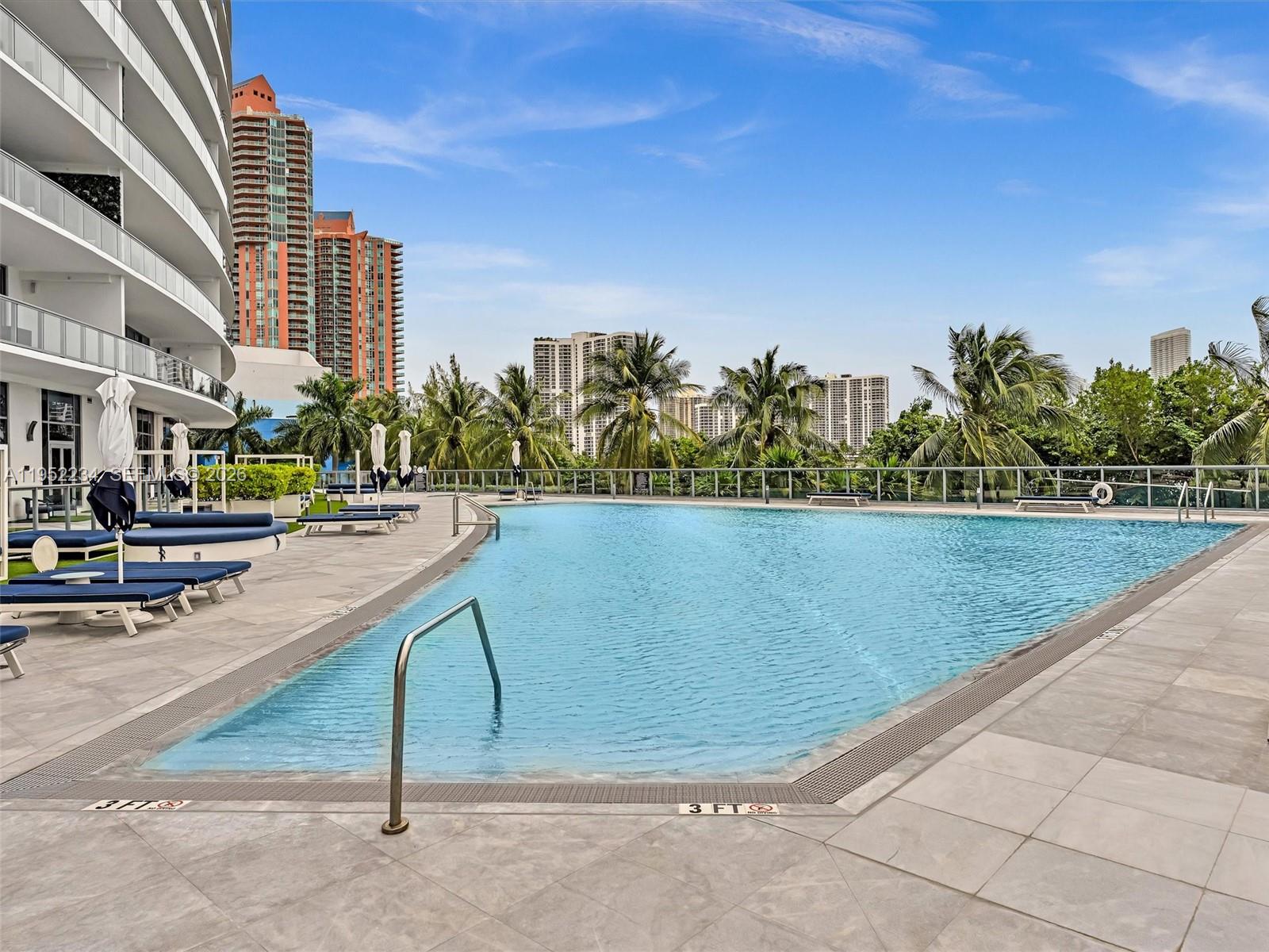 ECHO CONDO - Residential