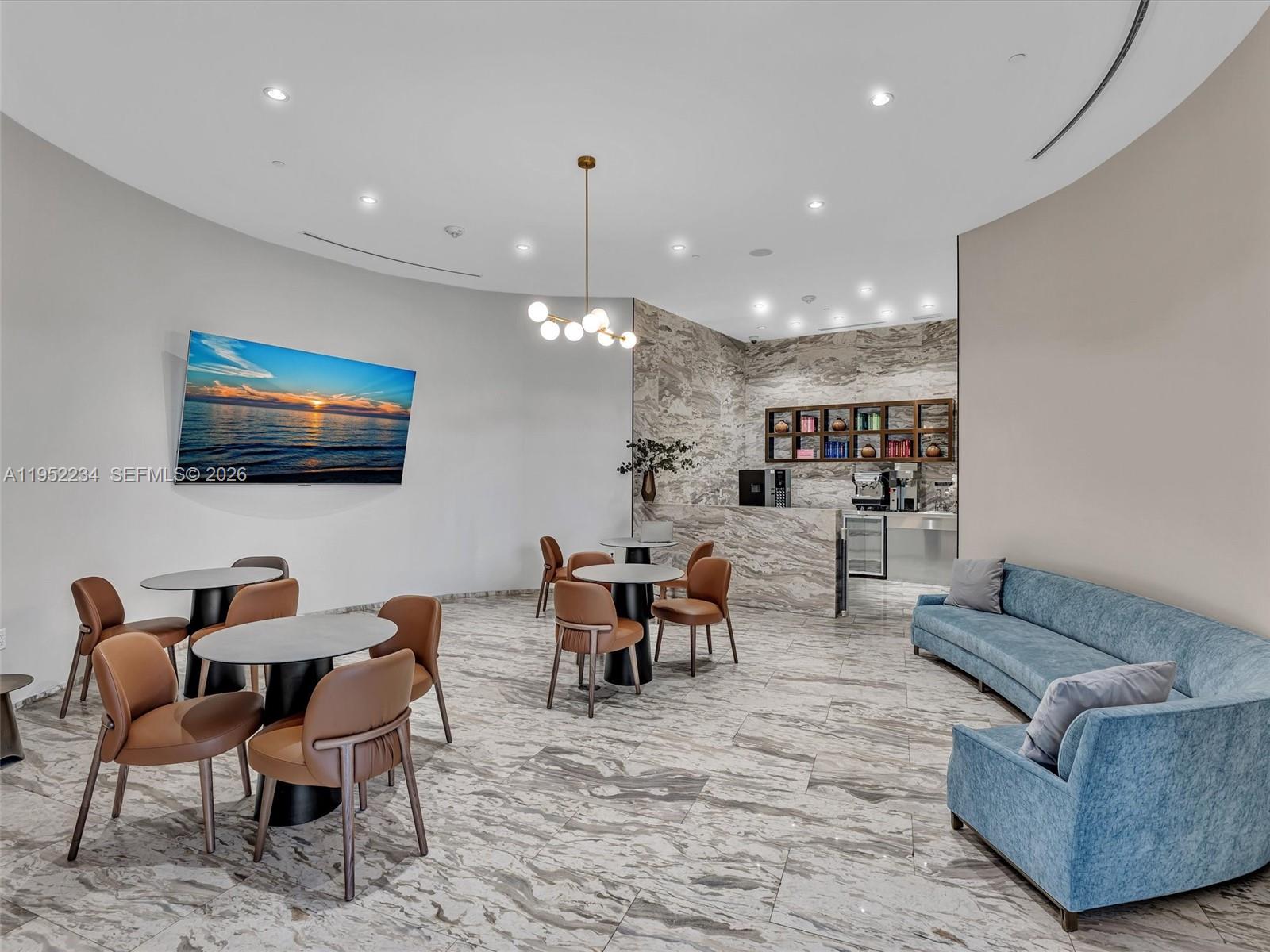 ECHO CONDO - Residential