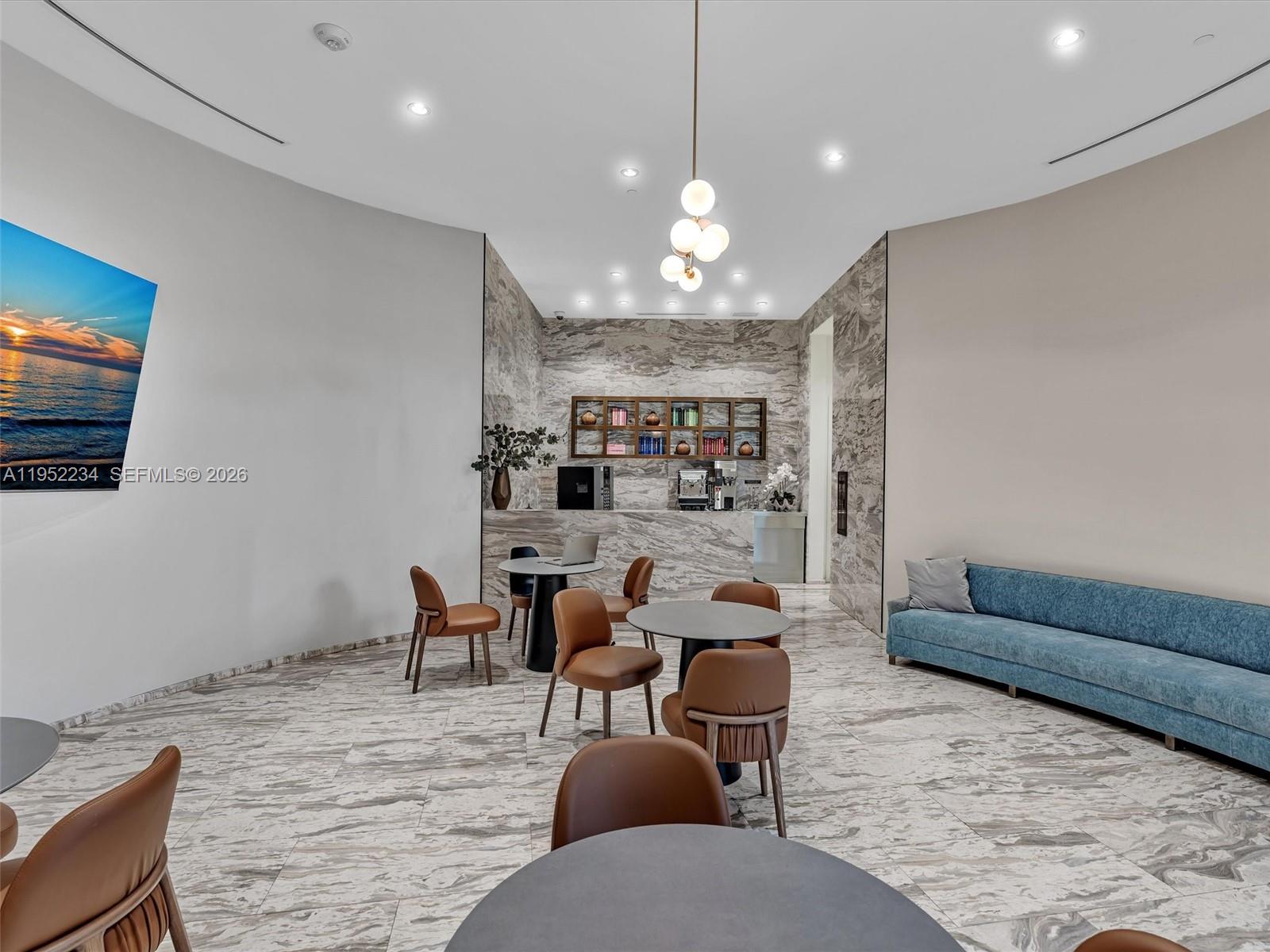 ECHO CONDO - Residential