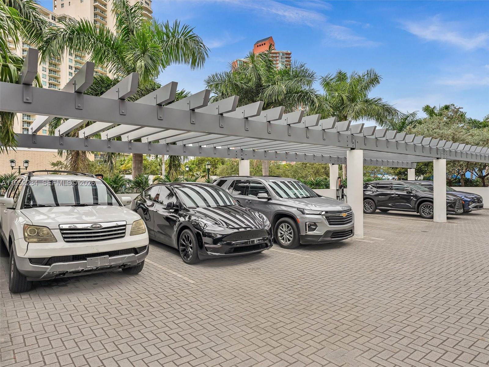 ECHO CONDO - Residential