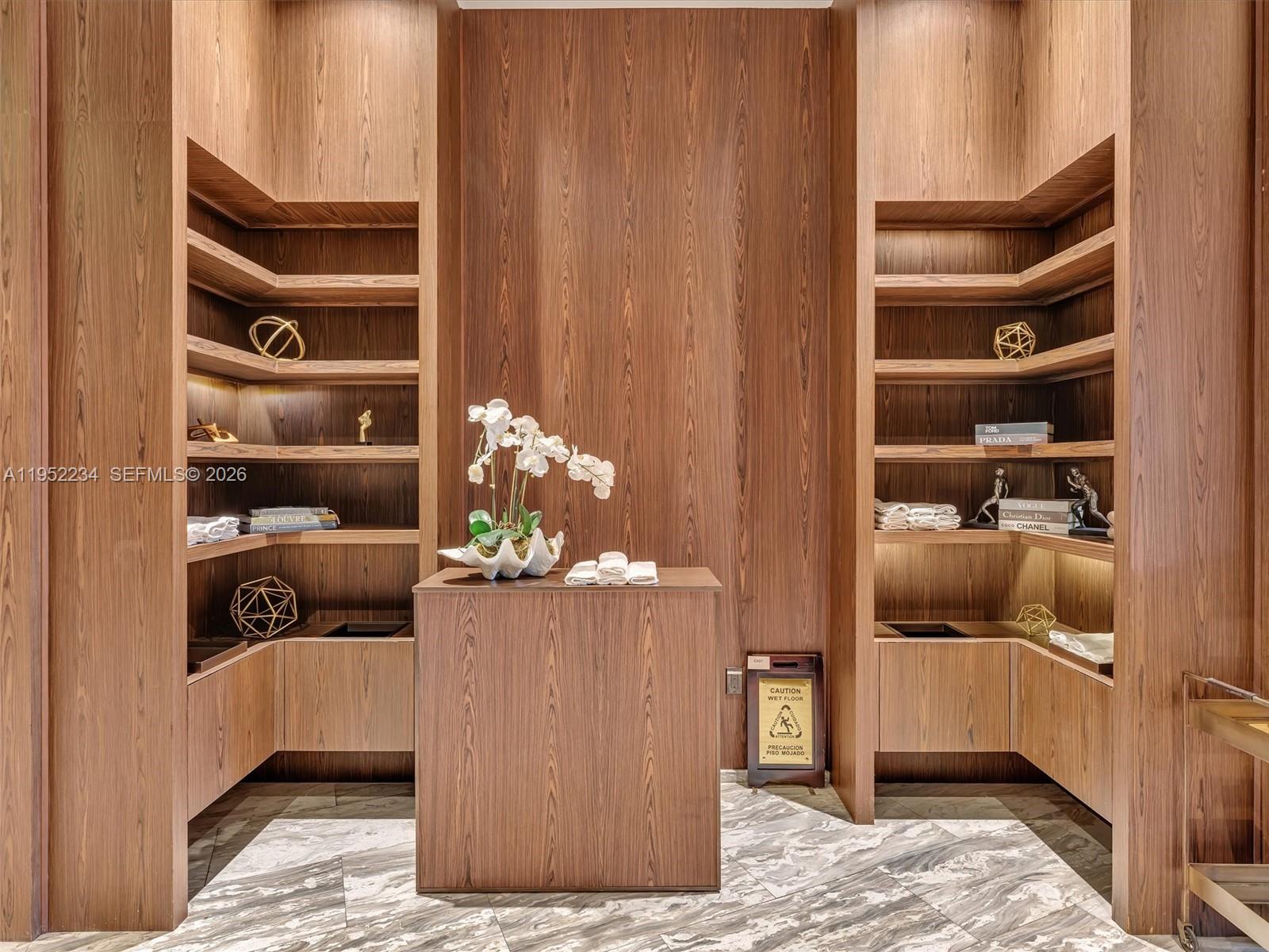 ECHO CONDO - Residential