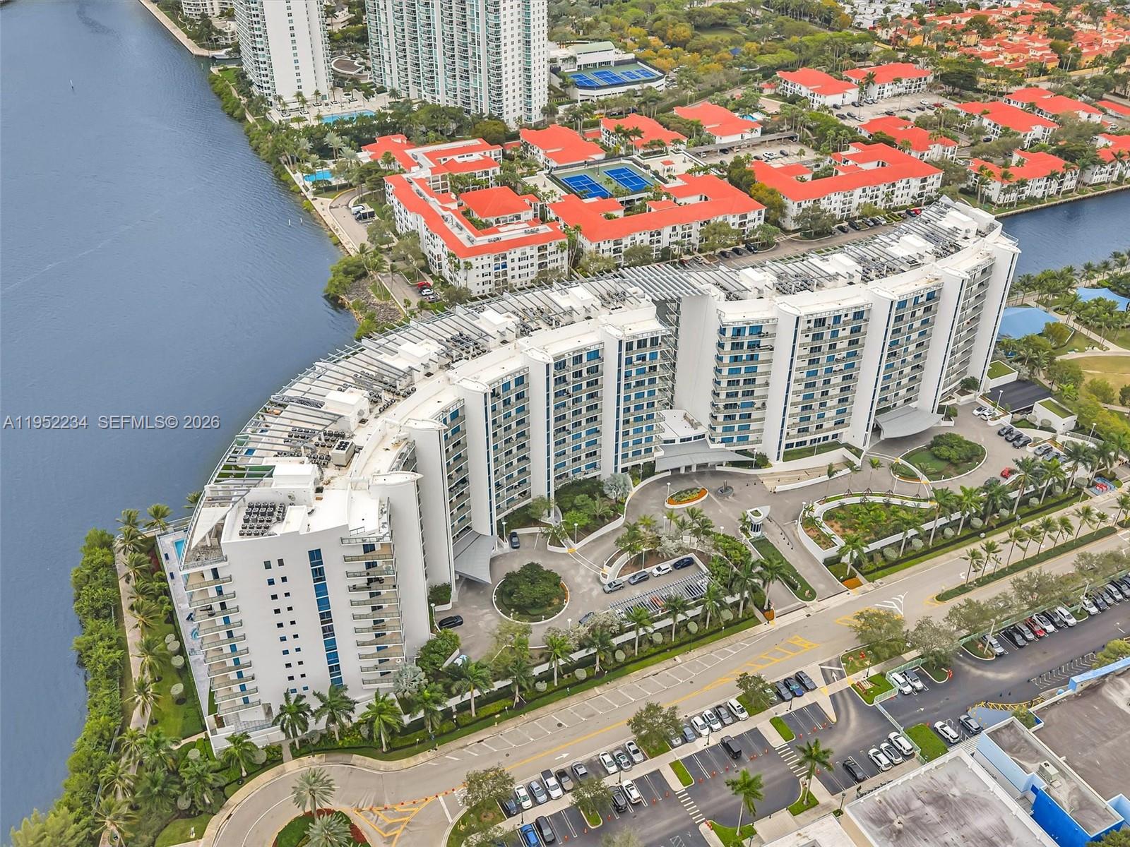 ECHO CONDO - Residential