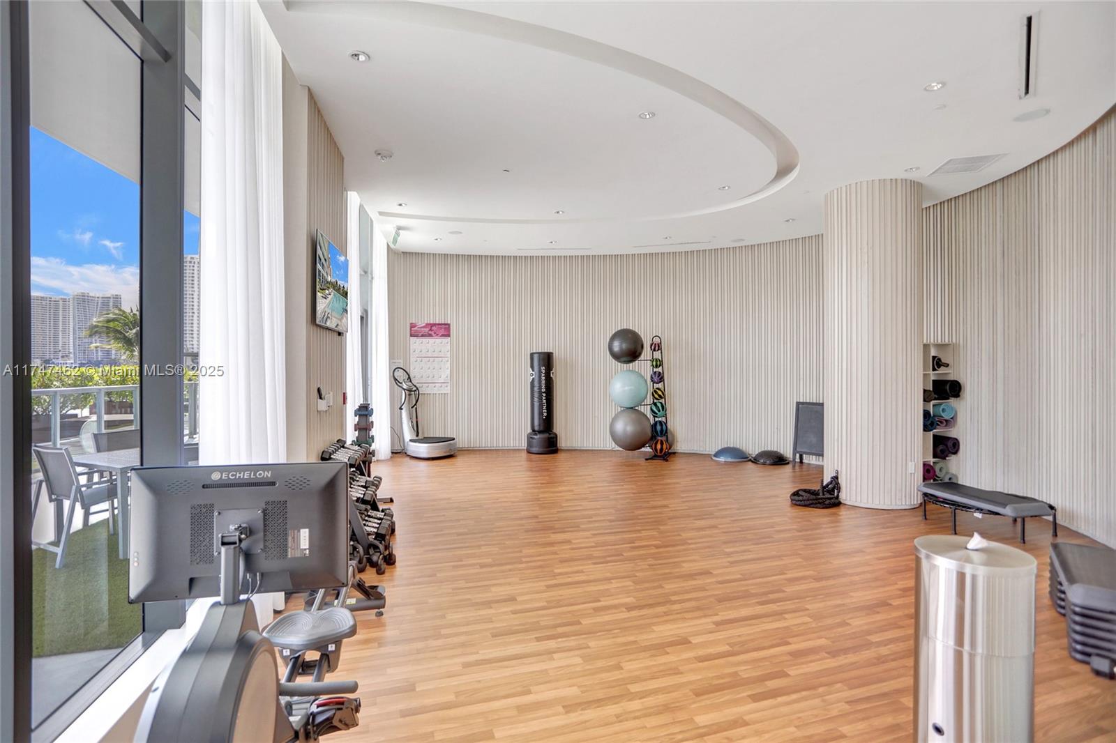 Echo Condo - Residential