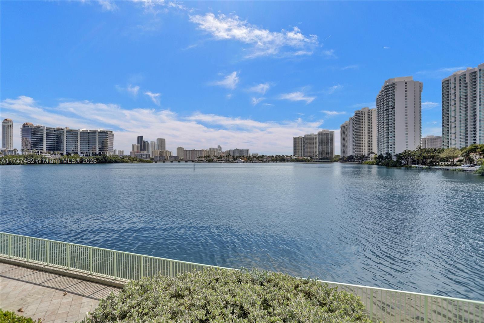 Echo Condo - Residential