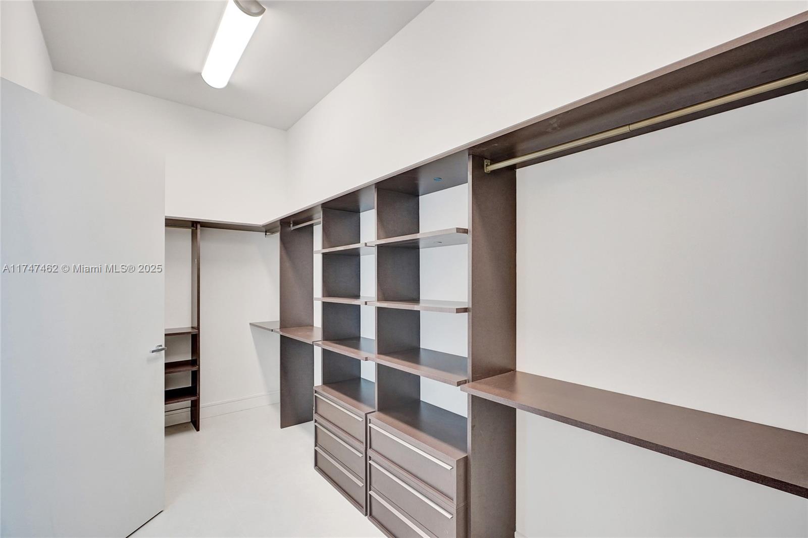 Echo Condo - Residential