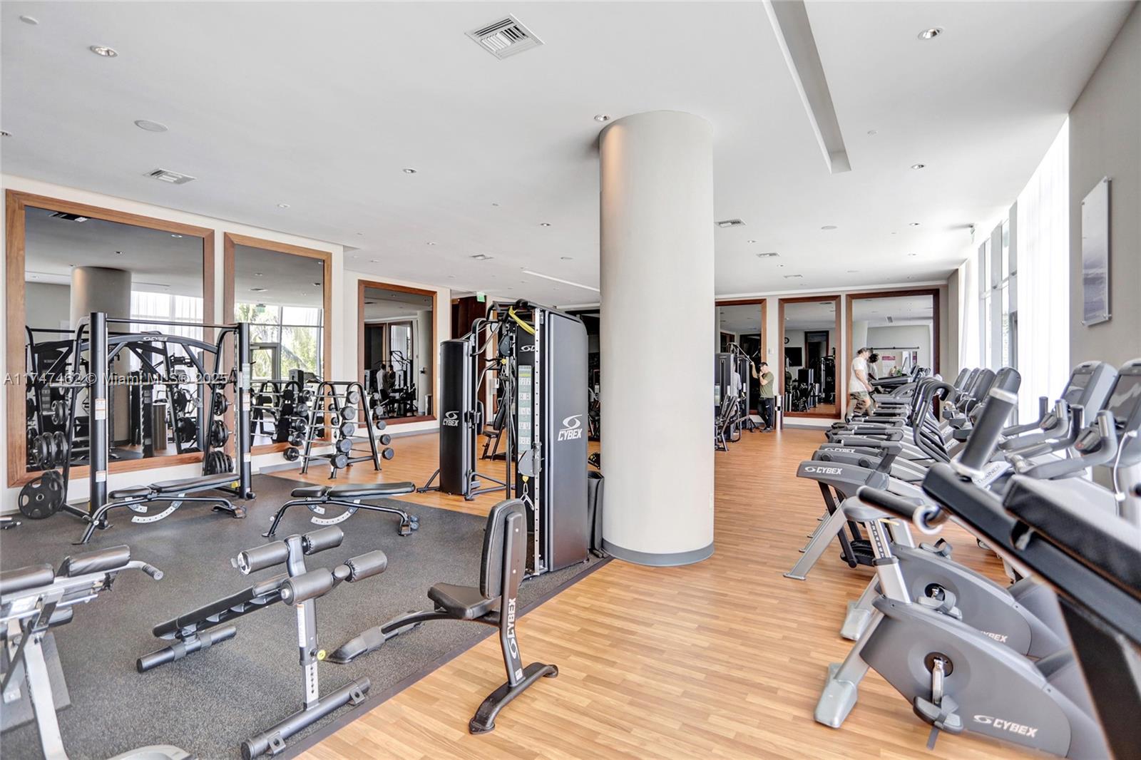 Echo Condo - Residential