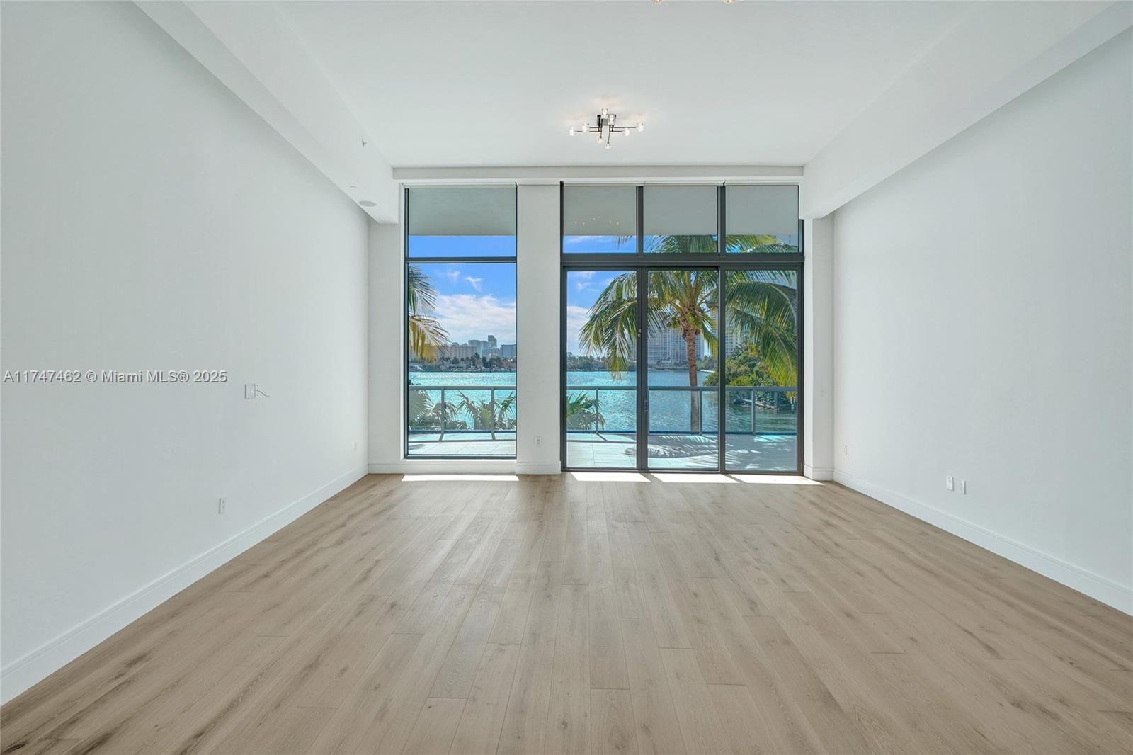 Echo Condo - Residential