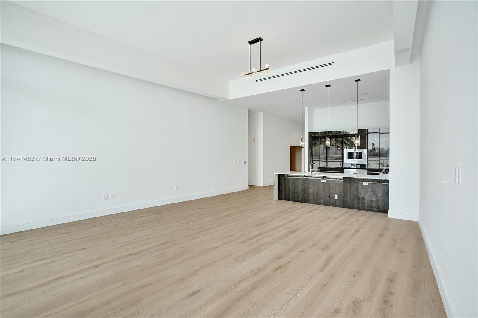 Echo Condo - Residential