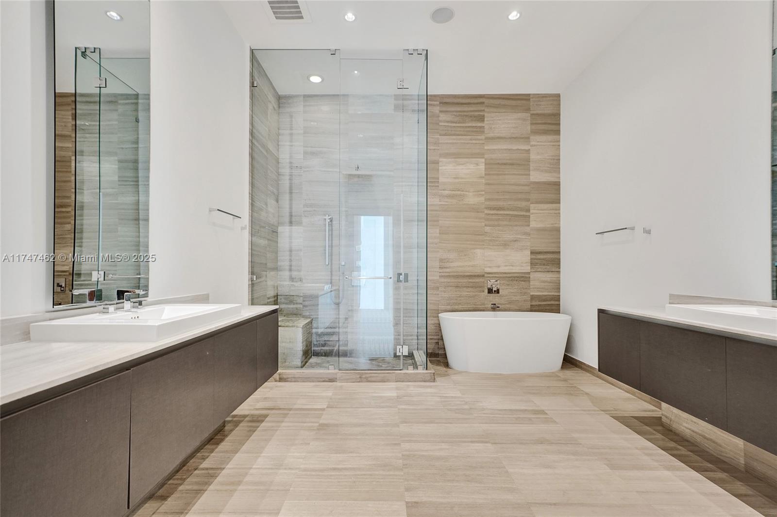 Echo Condo - Residential