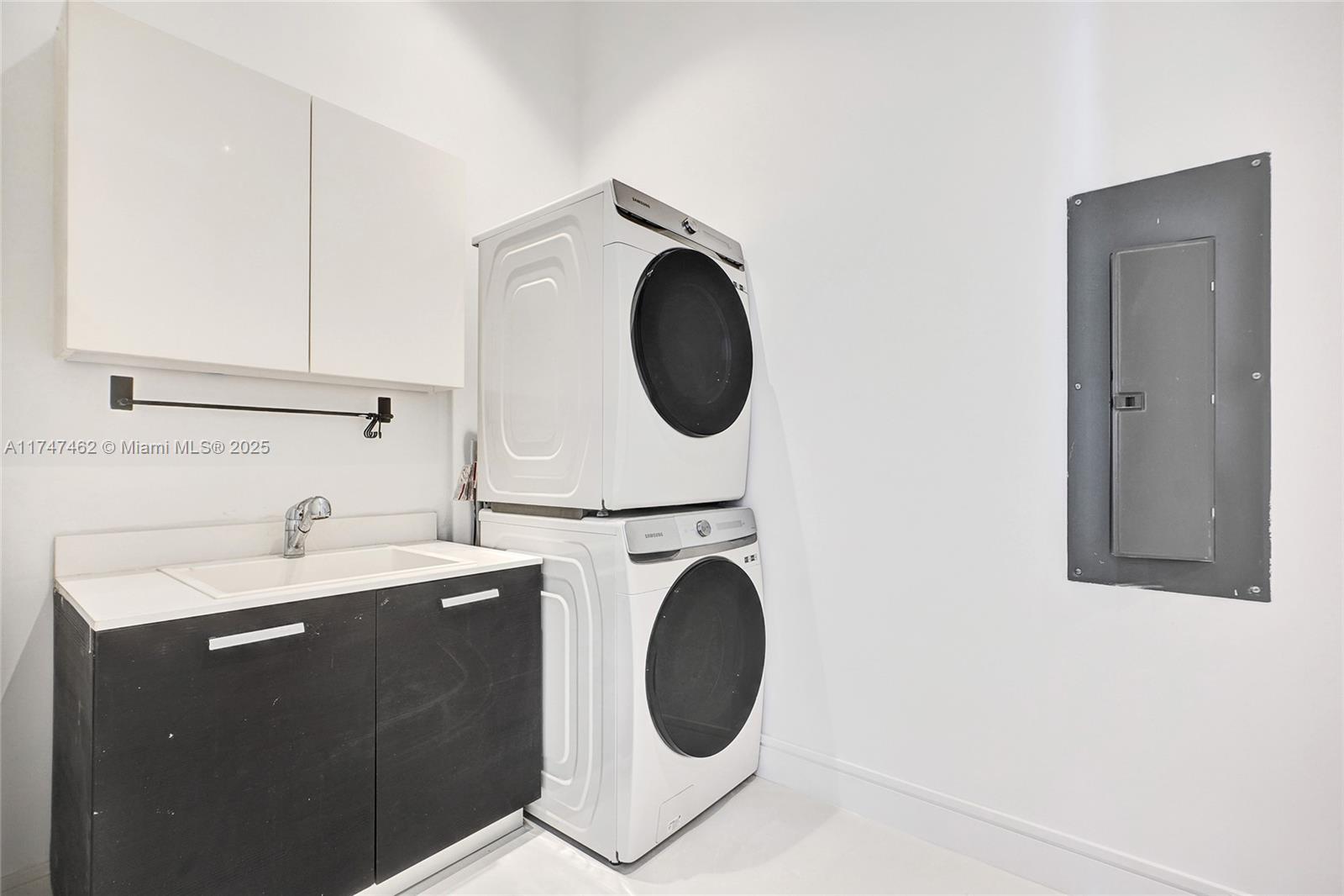 Echo Condo - Residential