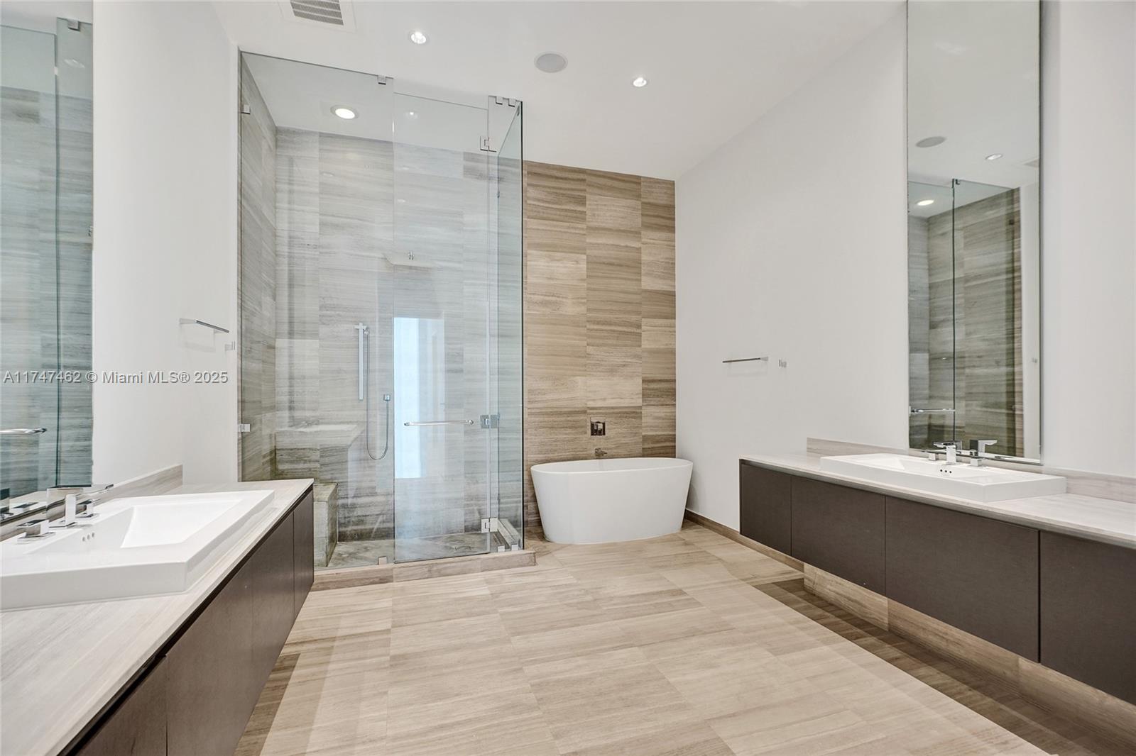 Echo Condo - Residential