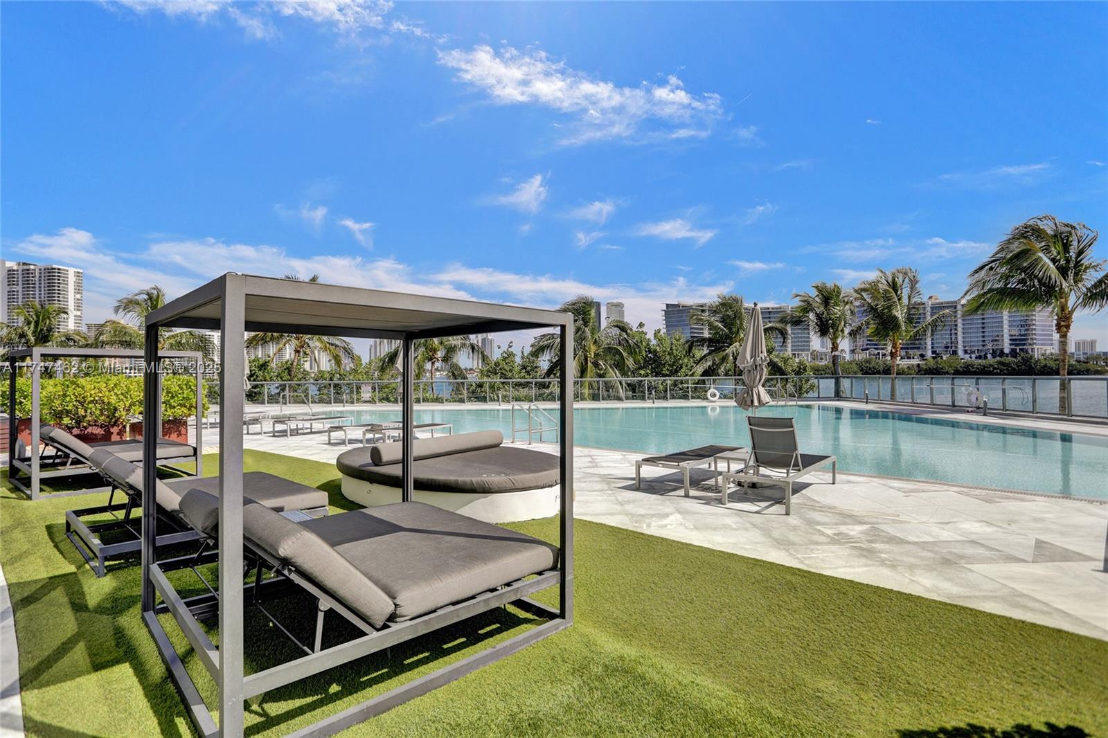 Echo Condo - Residential