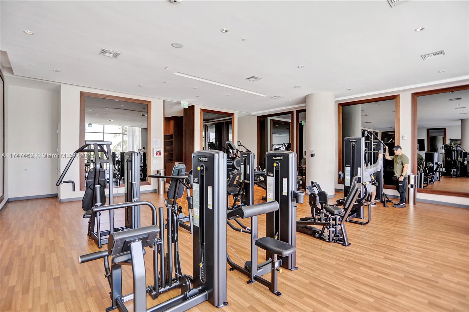 Echo Condo - Residential