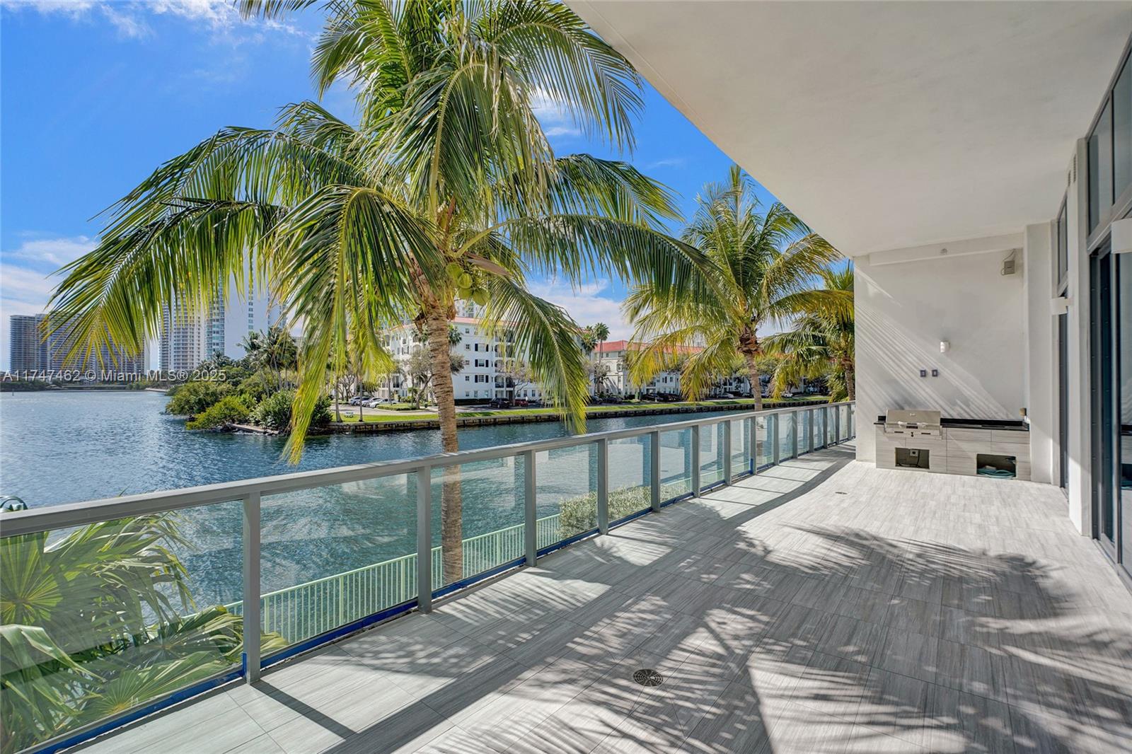 Echo Condo - Residential