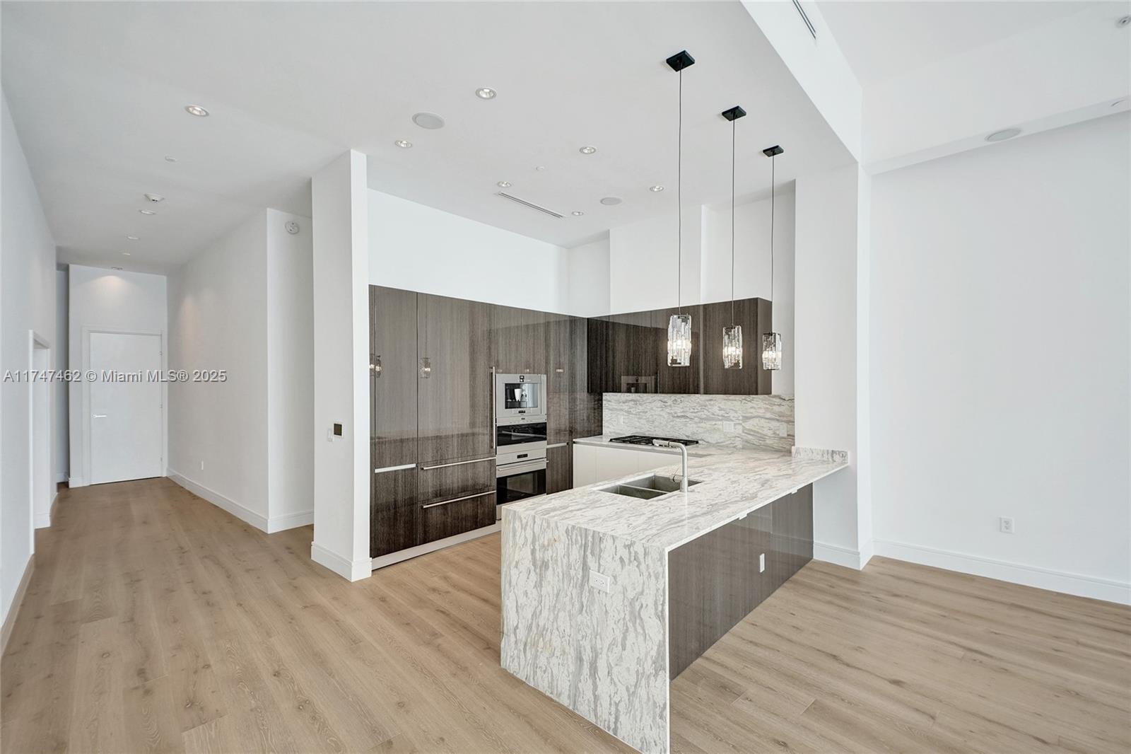 Echo Condo - Residential