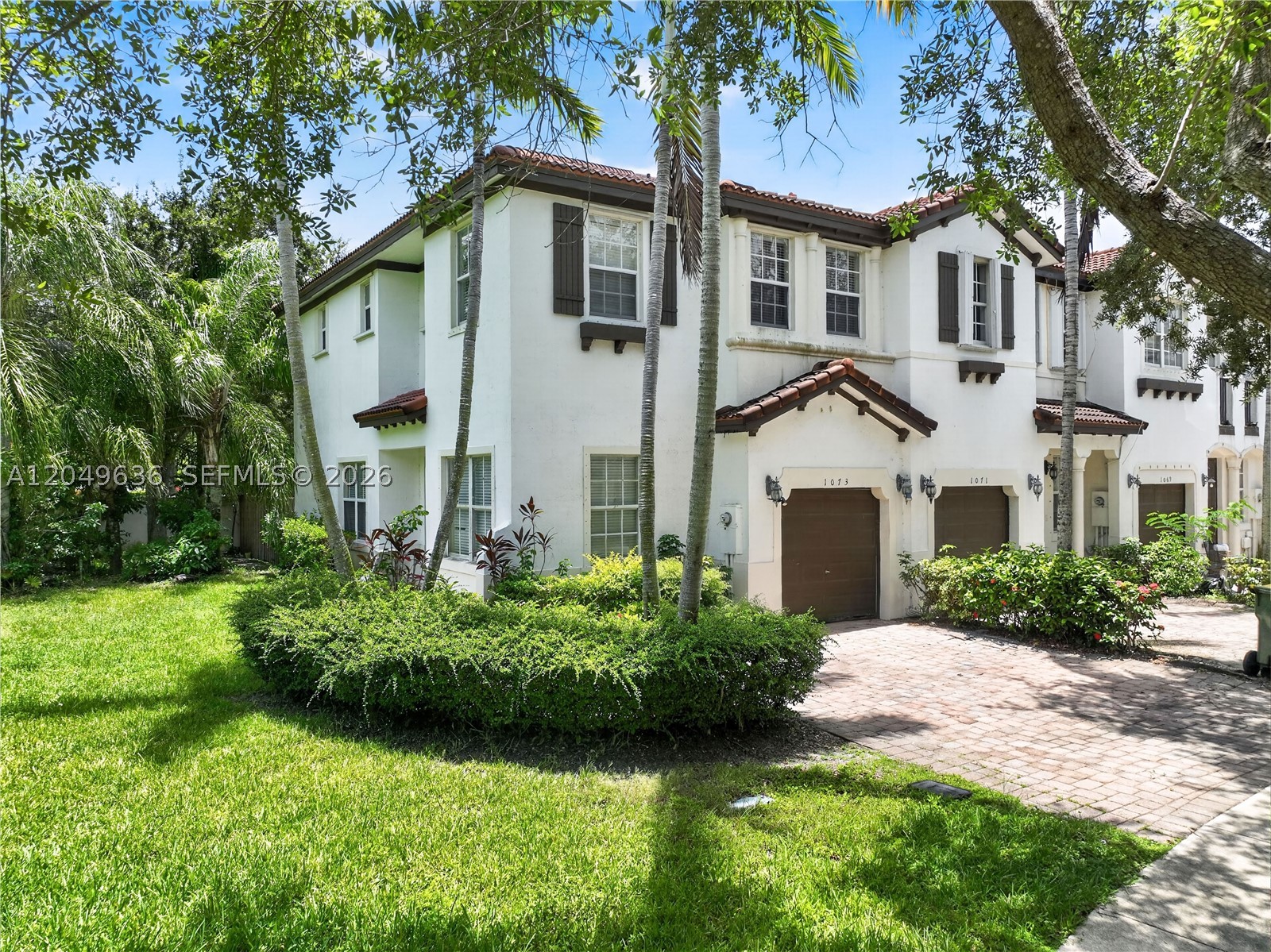 1073 NE 30th Ave