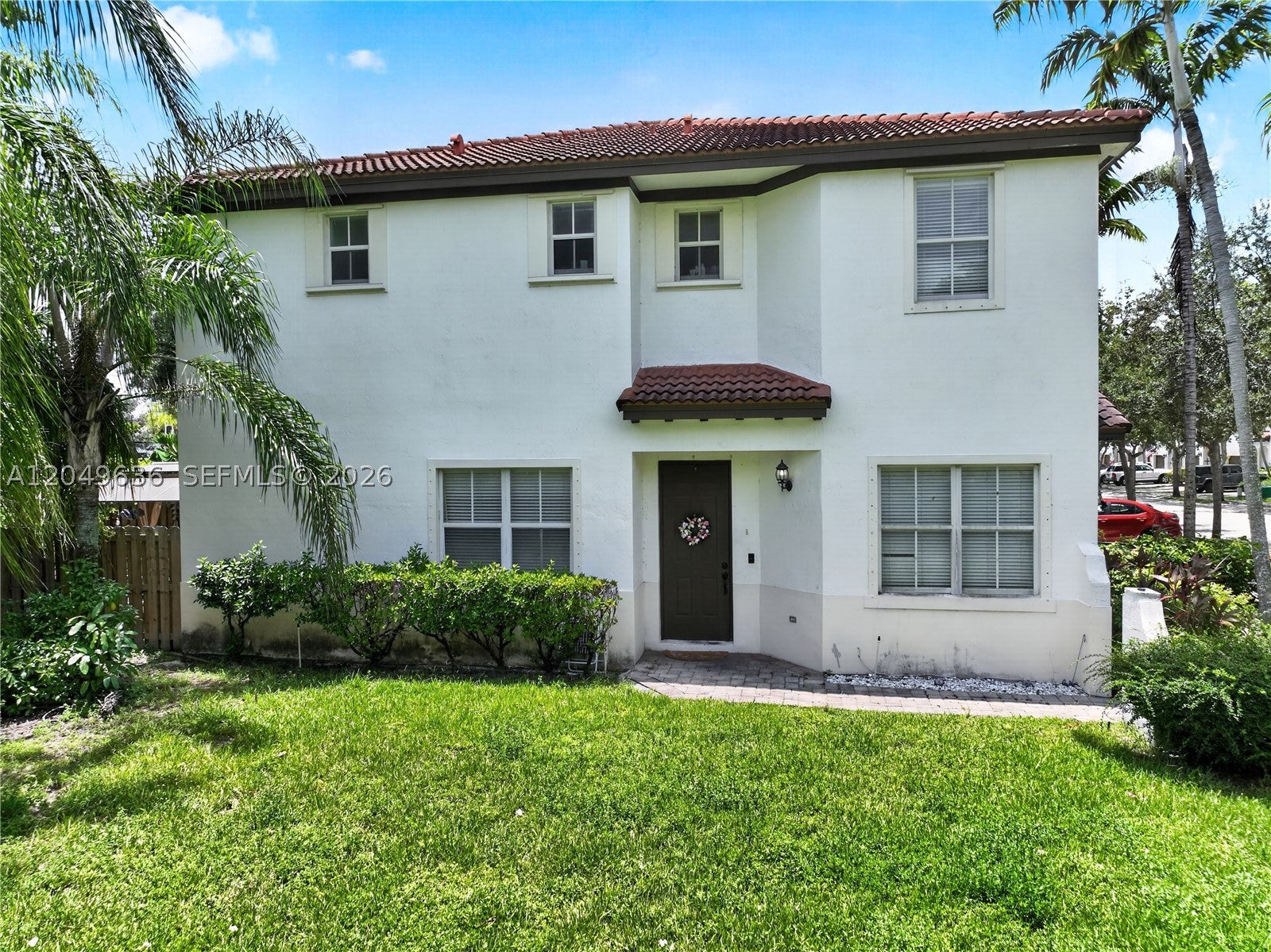 1073 NE 30th Ave