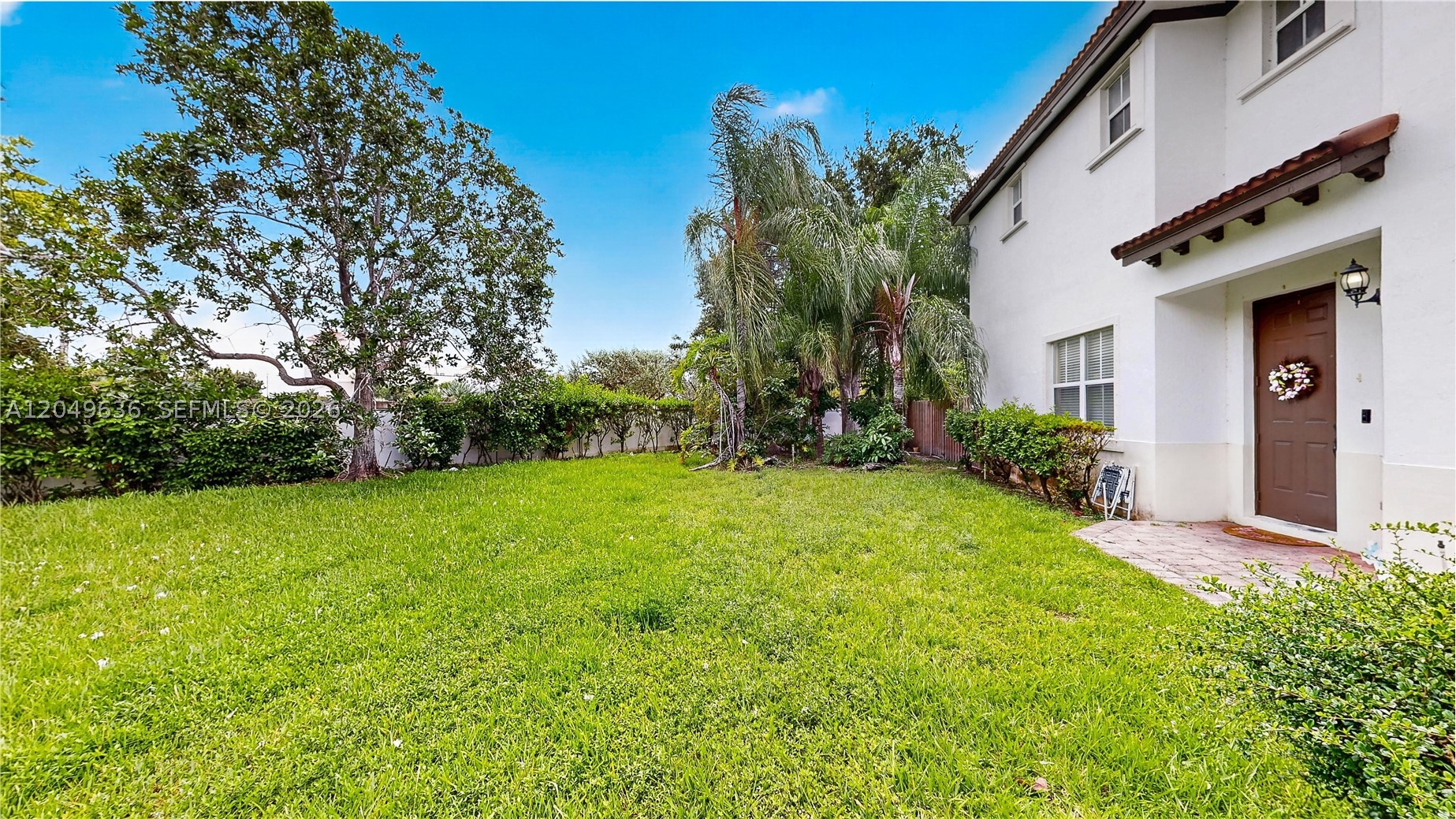 1073 NE 30th Ave