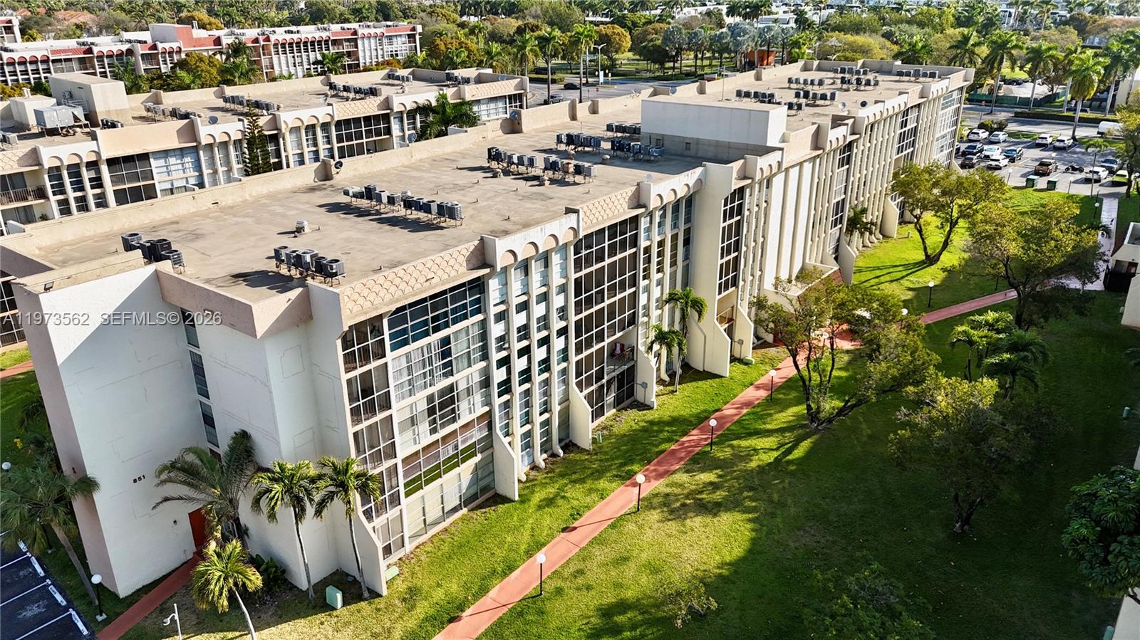 851 Three Islands Blvd 206