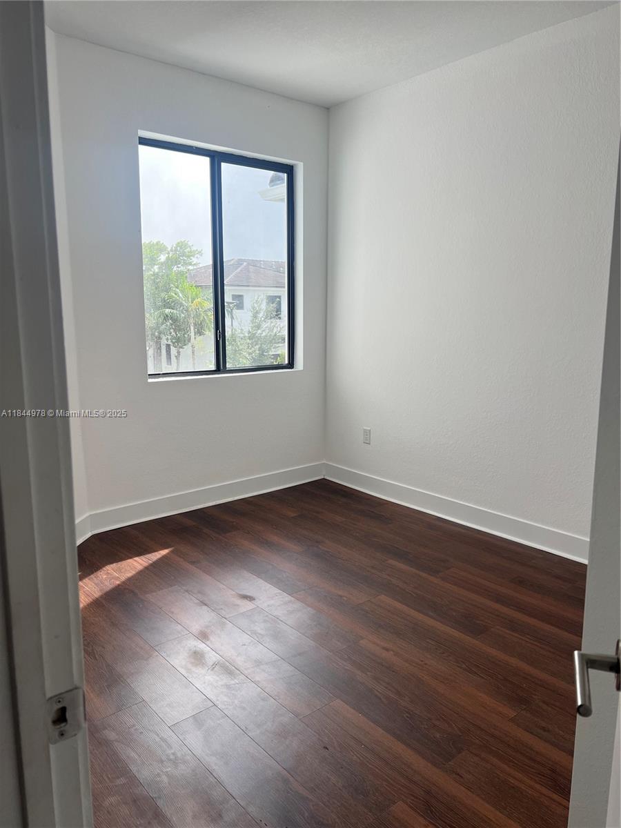 MC RESIDENTIAL - Residential Lease