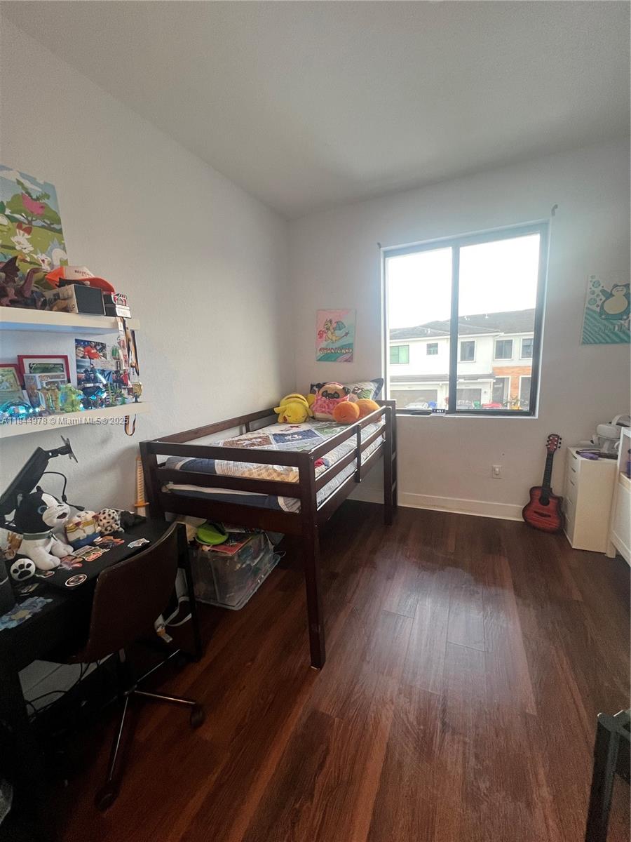 MC RESIDENTIAL - Residential Lease