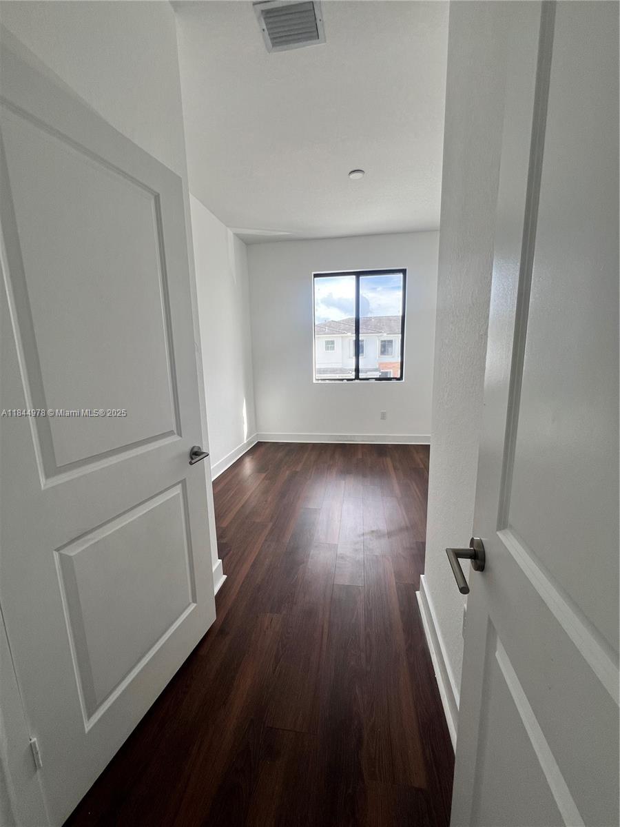 MC RESIDENTIAL - Residential Lease