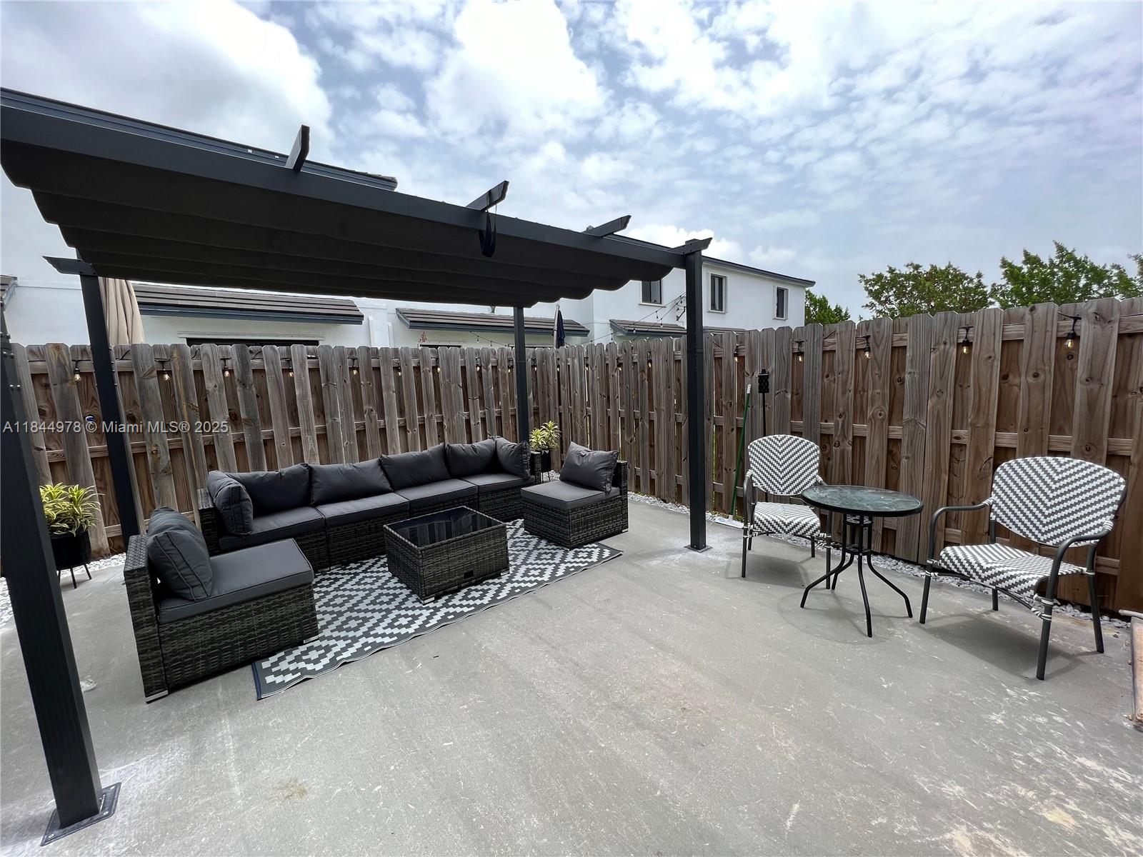 MC RESIDENTIAL - Residential Lease