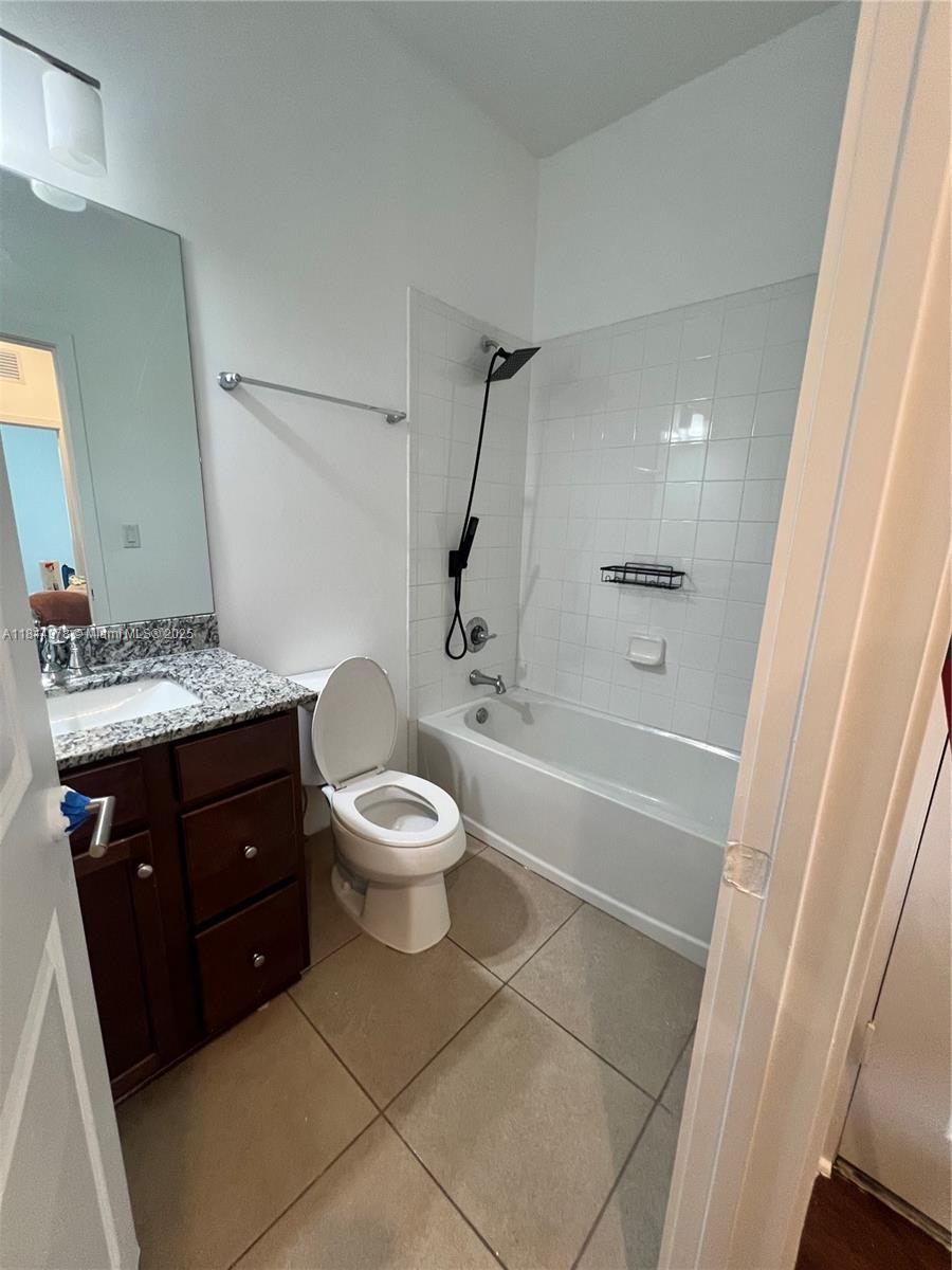 MC RESIDENTIAL - Residential Lease