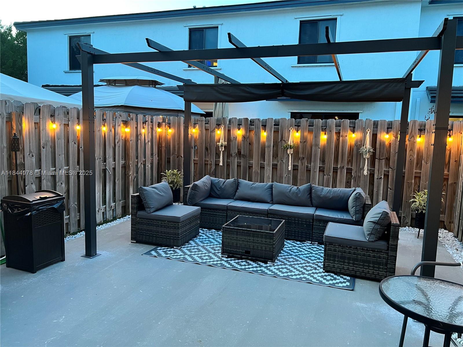 MC RESIDENTIAL - Residential Lease