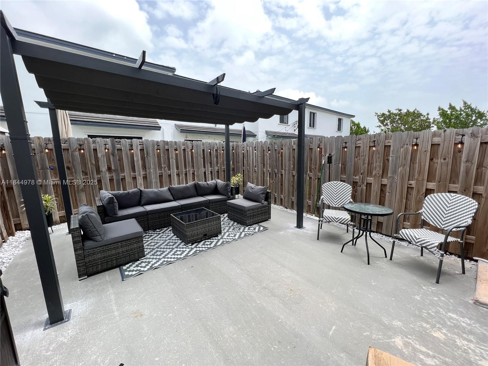 MC RESIDENTIAL - Residential Lease