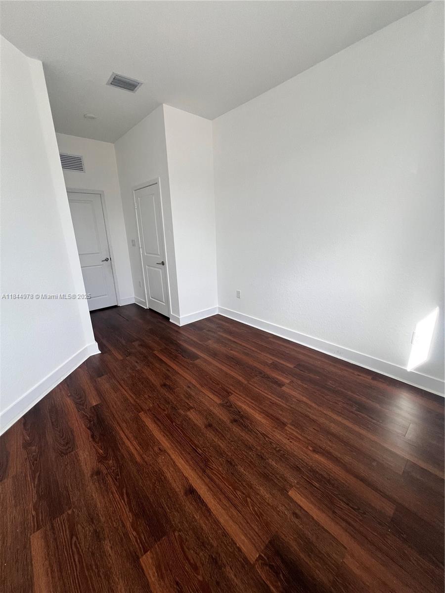 MC RESIDENTIAL - Residential Lease