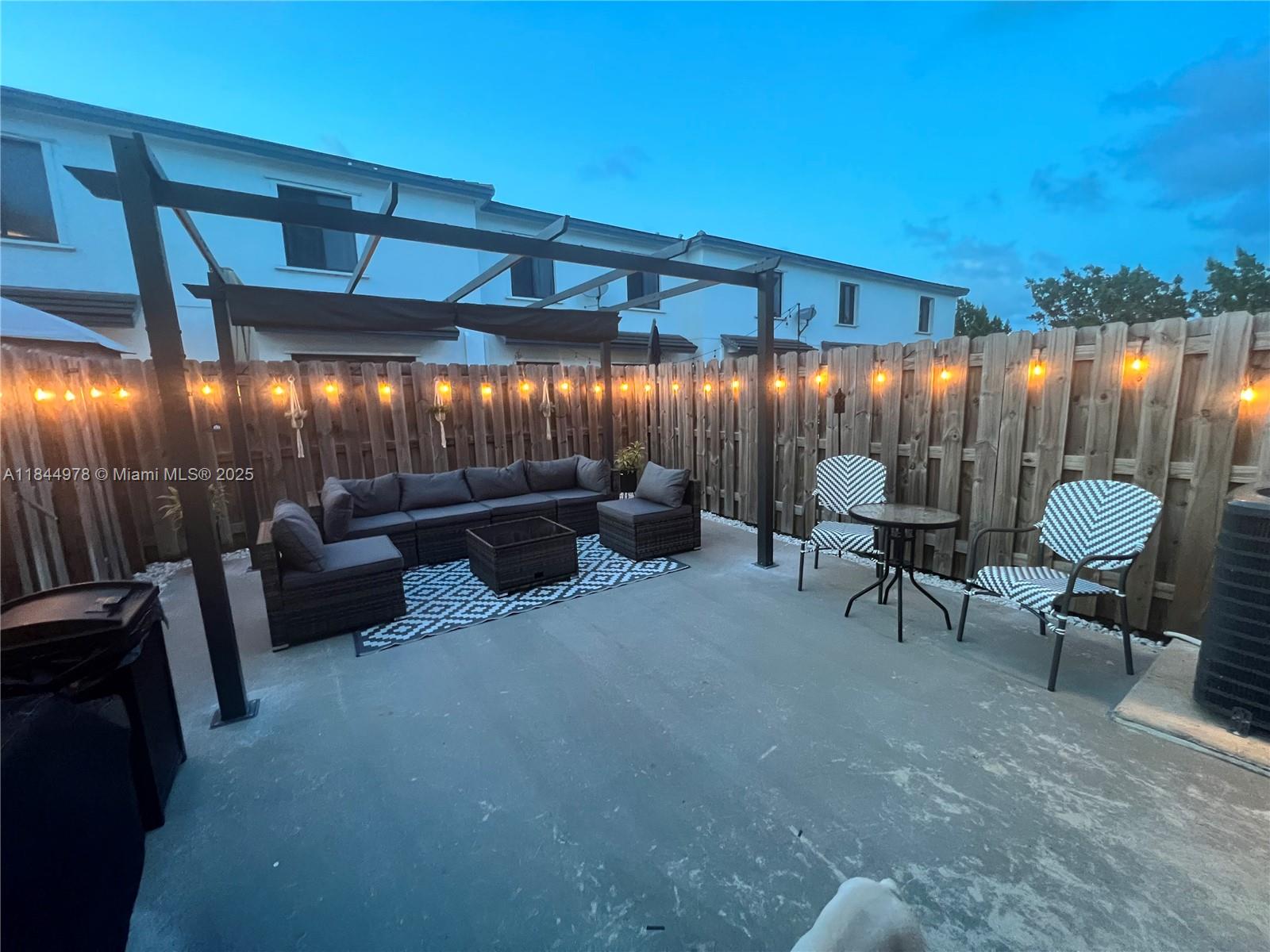 MC RESIDENTIAL - Residential Lease