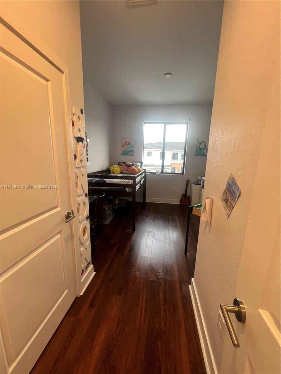 MC RESIDENTIAL - Residential Lease