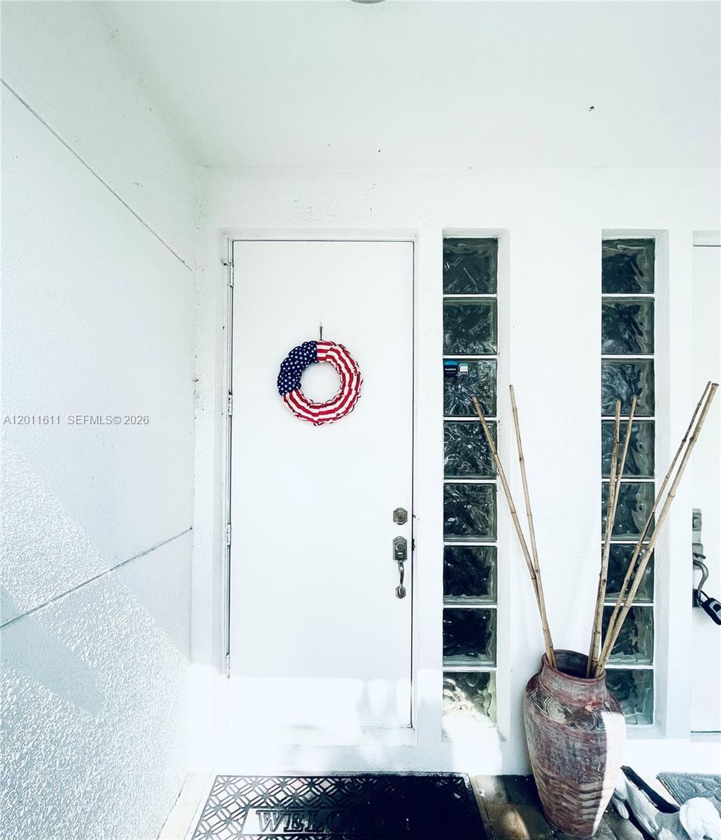 Photo of 822 NE 19th Ave, Fort Lauderdale, FL 33304 (MLS # A12011611)