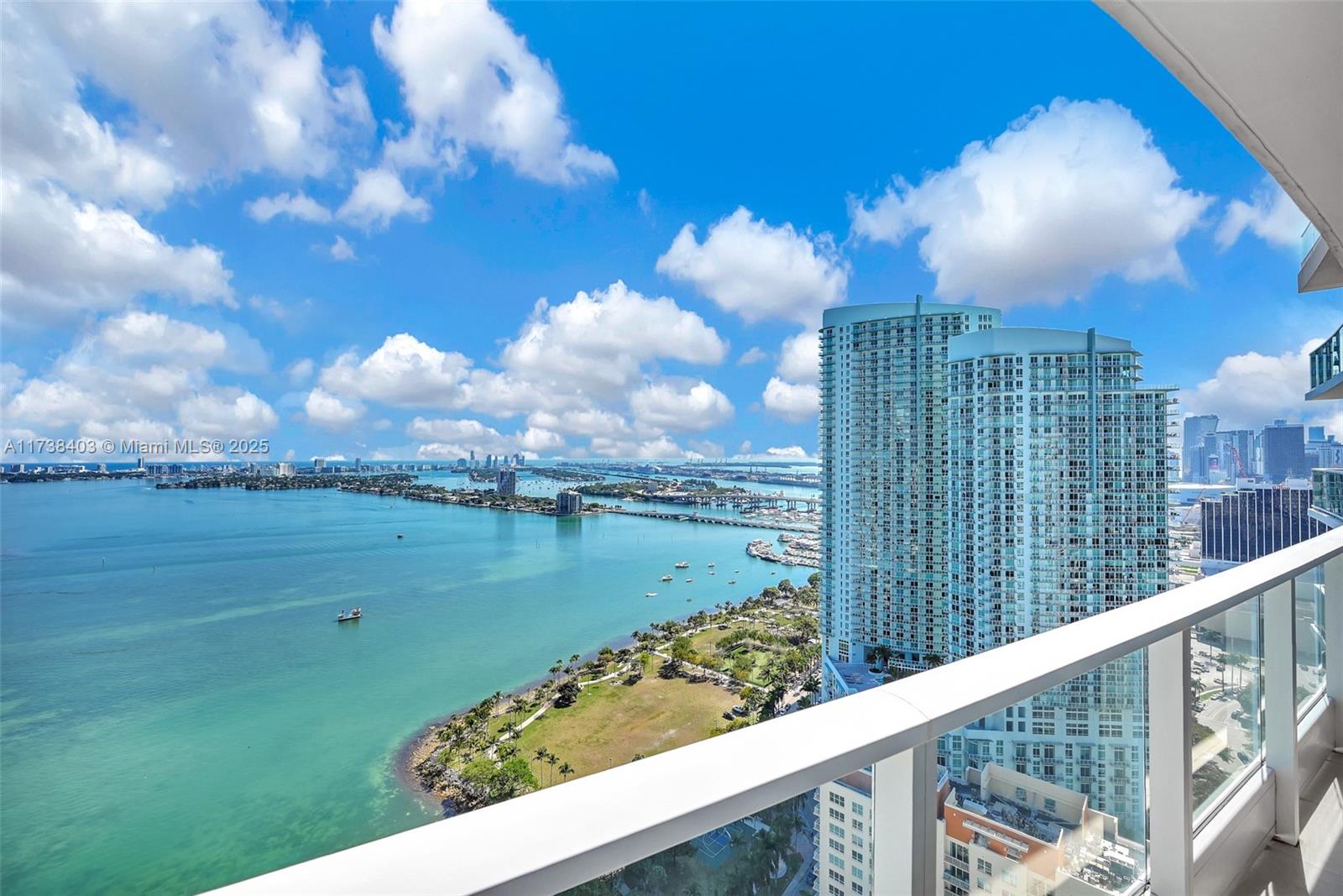 PARAMOUNT BAY - Residential
