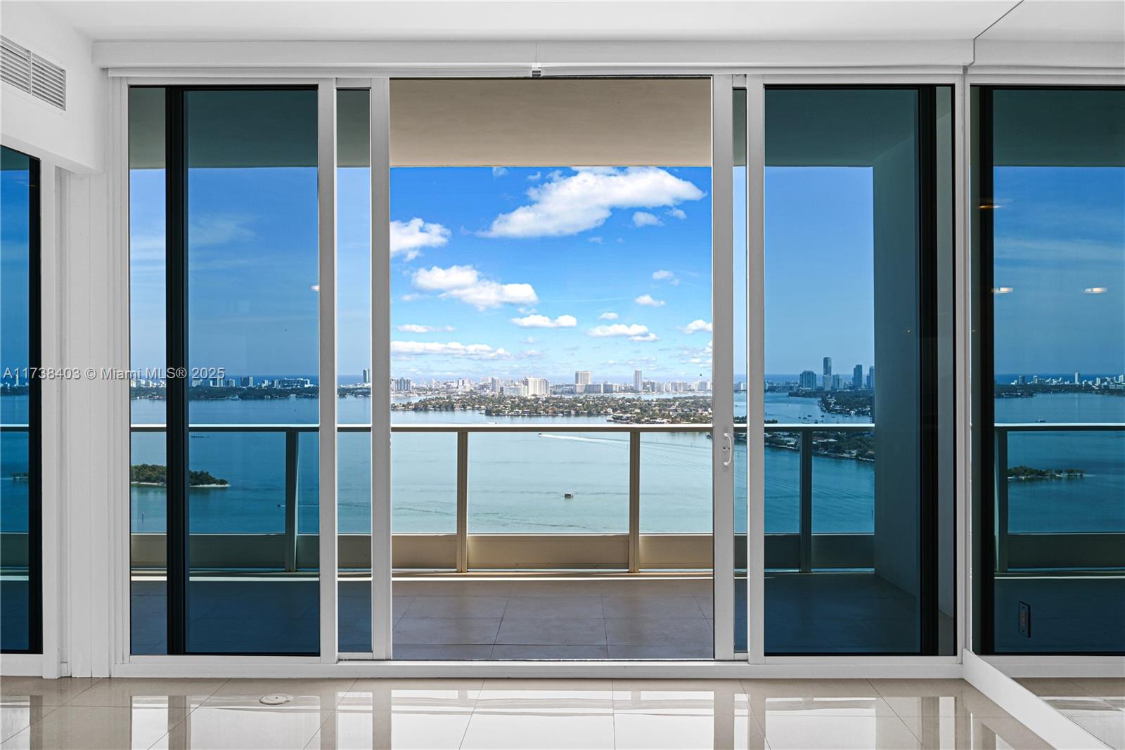 PARAMOUNT BAY - Residential