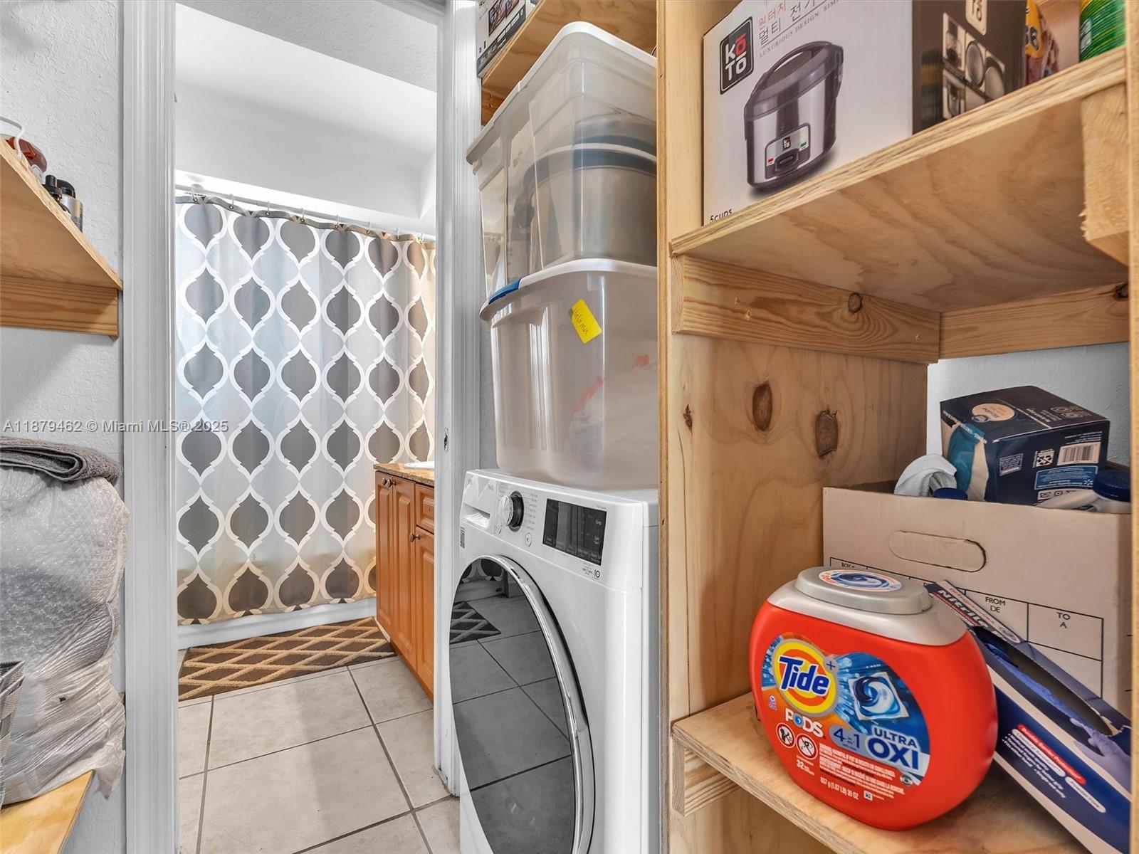 PARADISE AT DADELAND COND - Residential