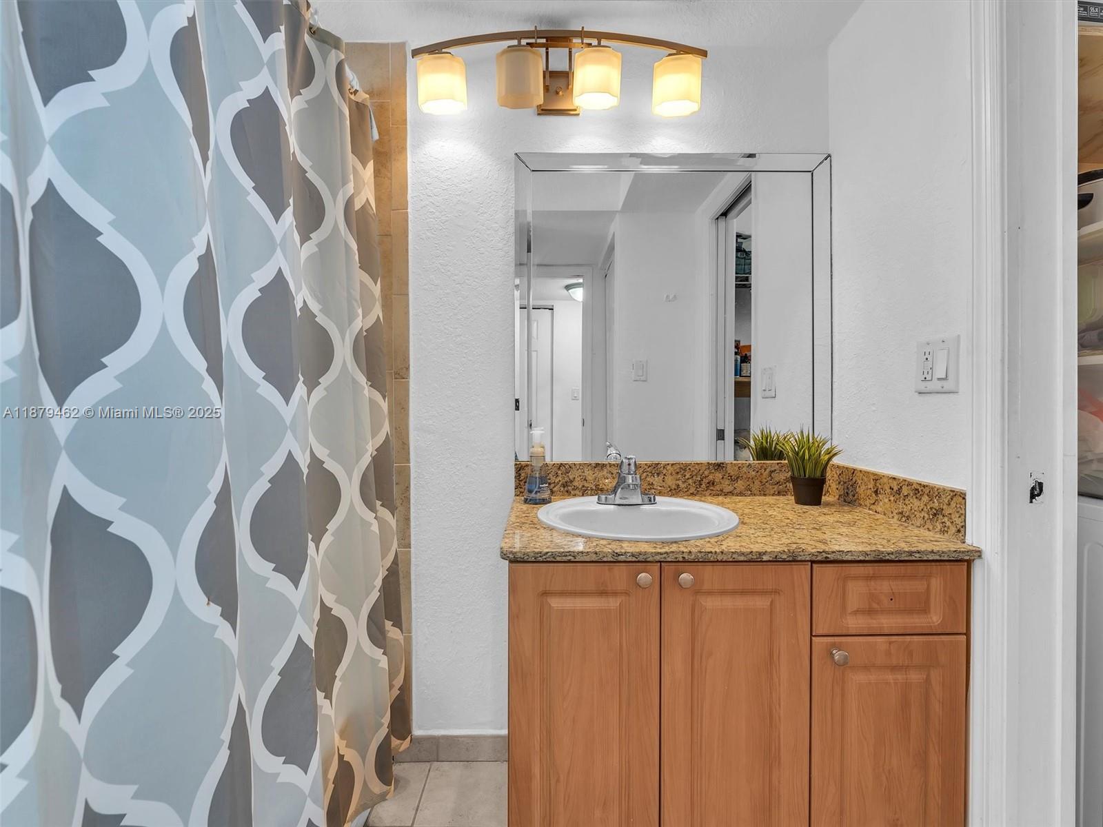 PARADISE AT DADELAND COND - Residential